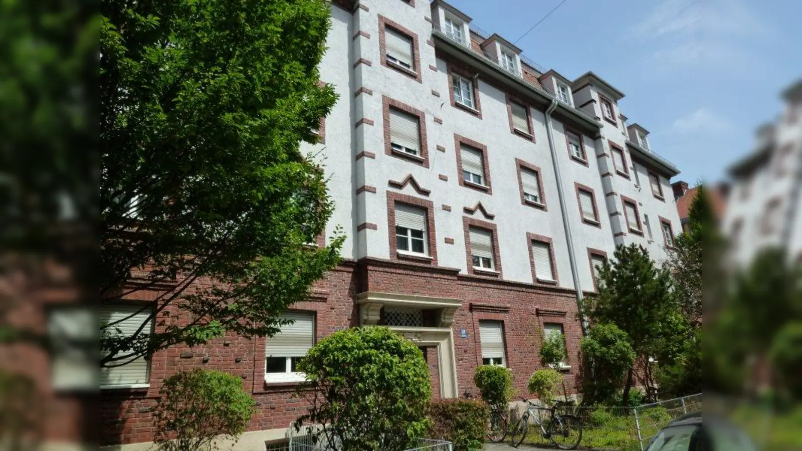 Anwohner der Ludwig-Richter-Höfe kämpfen weiter für den Erhalt des Innenhofes. Unterstützt werden sie dabei von den Politikern in ihrem Stadtbezirk, die die Patrizia weiterhin zum Dialog auffordern. (Foto: BK)