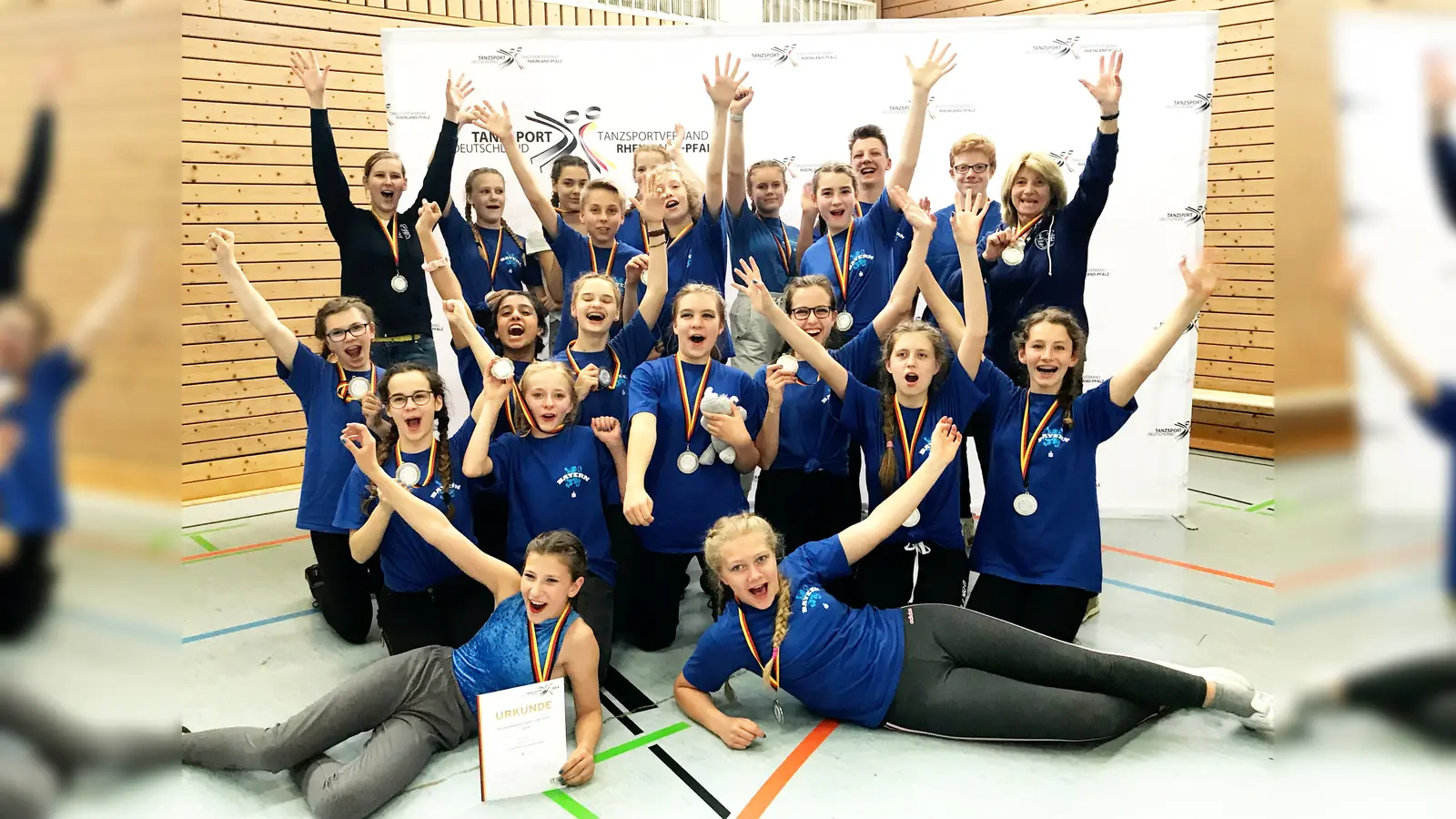 Direkt nach der Bekanntgabe des Ergebnisses waren die jungen Tänzer enttäuscht. Es hatte nicht für ganz oben gereicht. Doch dann brach sich die Freude über Platz zwei Bahn. (Foto: privat)