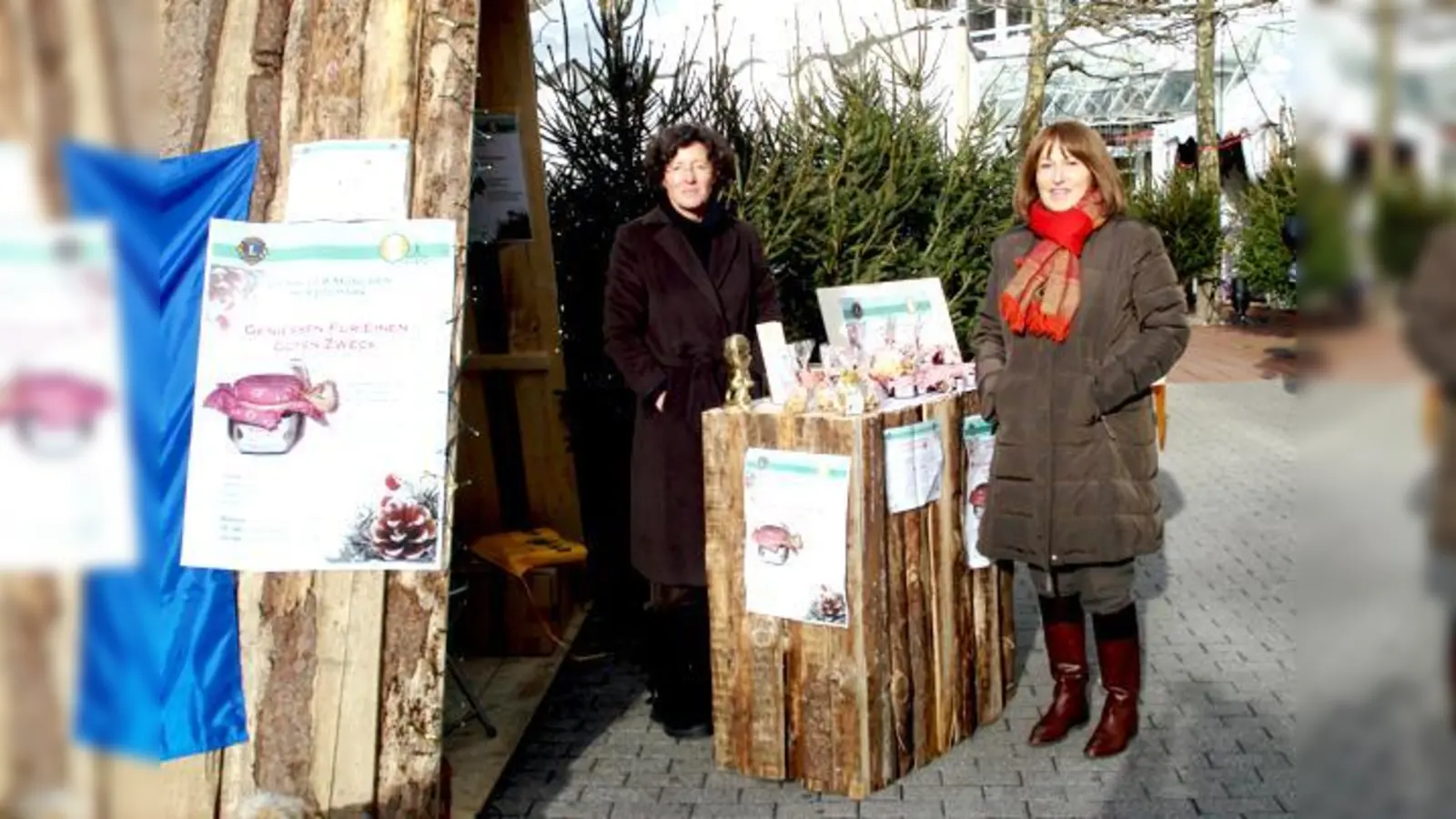Auch die Löwinnen vom Lions Club München-Herzogpark sind bei der Weihnachtsaktion in Untergiesing dabei und verkaufen Schmankerl für den guten Zweck.  (Foto: VA)