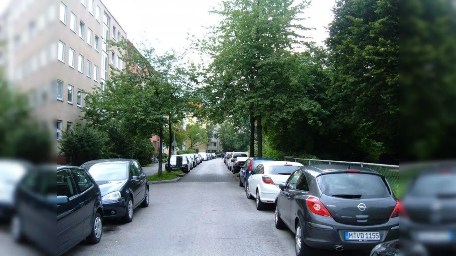 Zwei Wagen kommen auf der engen Marbachstraße ohnehin nicht aneinander vorbei. (Foto: ah)