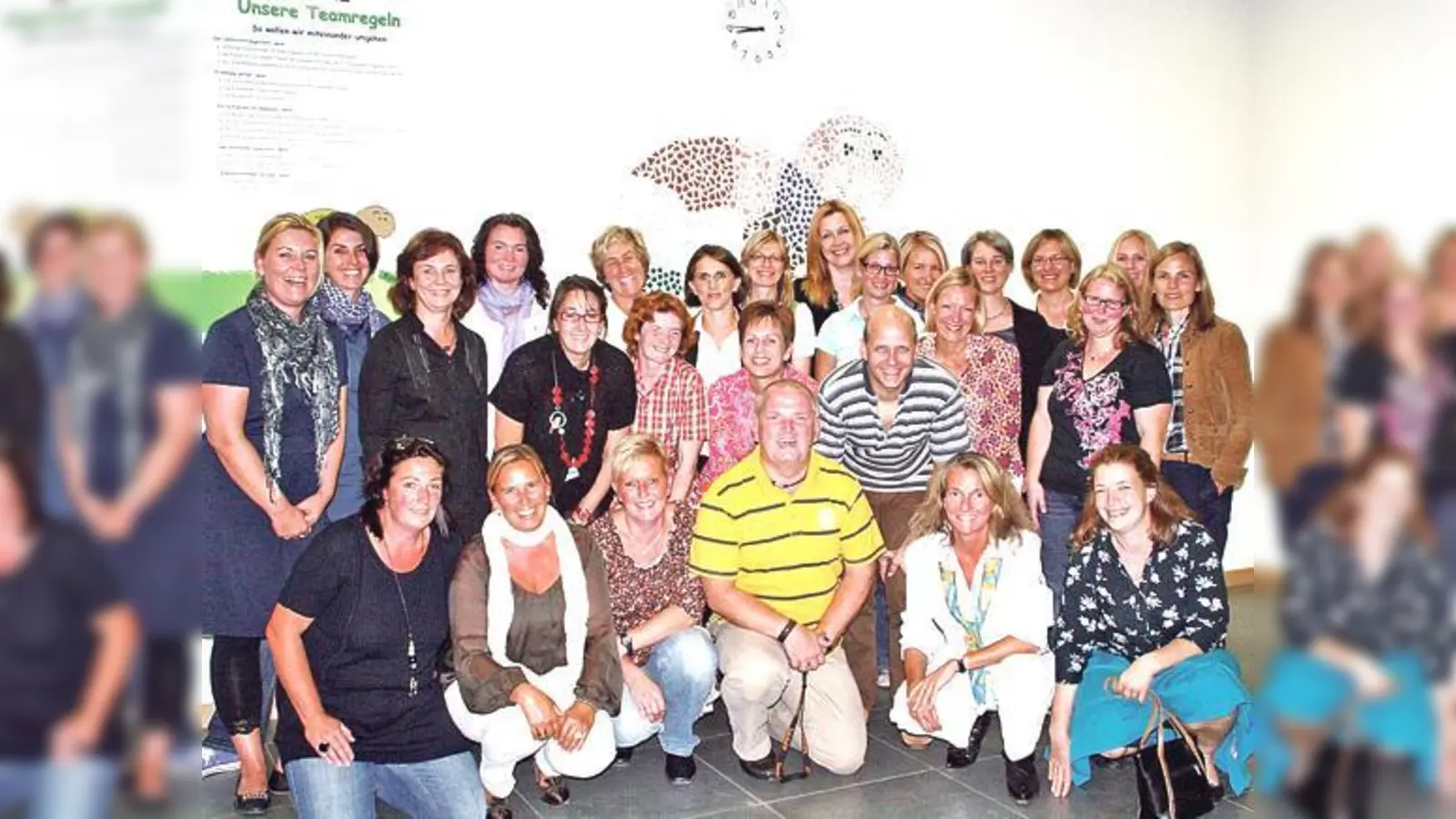 Der neue Elternbeirat von 26 Klassenelternsprechern der Haarer Konrad Grundschule. 	 (Foto: Privat)