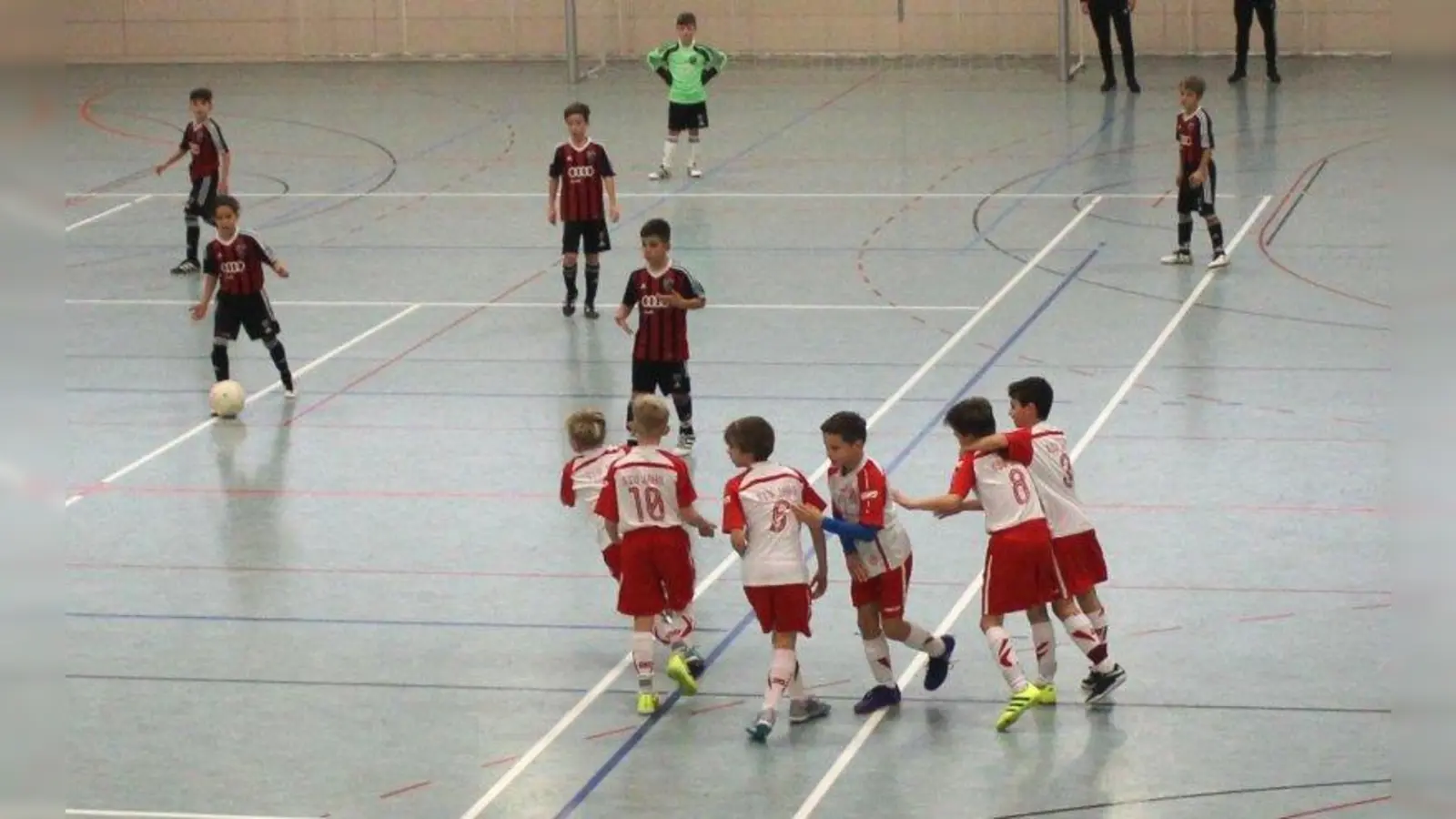 Hatten allen Grund zur Freude: Den U11-Junioren des SSV Jahn Regensburg (hier in der Partie gegen den FC Ingolstadt) gelang heuer als einzigem Team beim Cup die Titelverteidigung (Foto: TSV Solln)