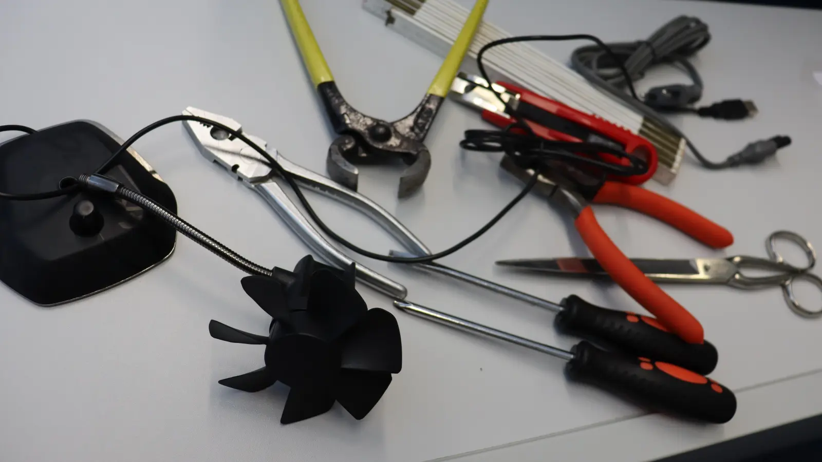 Die Initiative „Trudering im Wandel” lädt wieder zum Repair Café in die Pestalozzi-Realschule ein. (Symbolbild: mha)