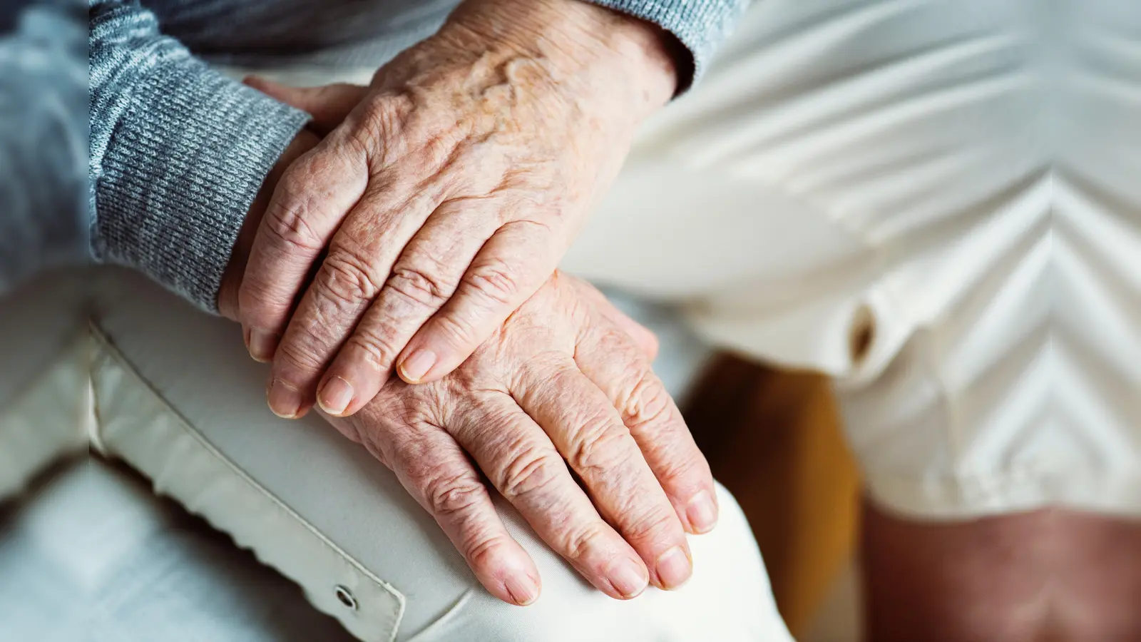 In einer alternden Gesellschaft steigt der Anteil an Demenzkranken. Daher hat der Landkreis München 2016 das Modellprojekt "Demenzfreundliche Kommune" gestartet. (Foto: CC0)