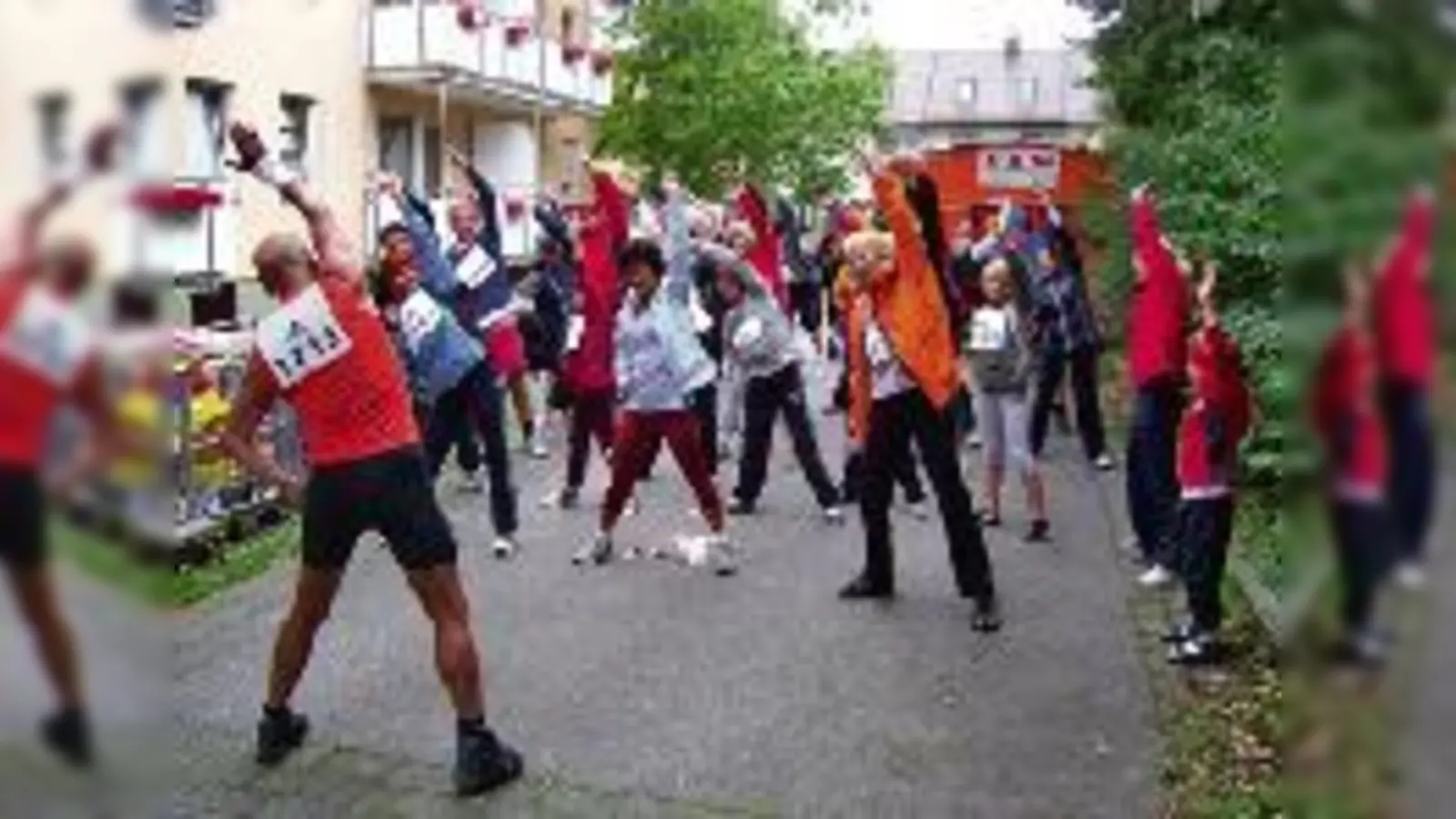 Die Moosacher sind fit  egal in welchem Alter. Beim Satteillauf trotzten sie der Kälte und wärmten sich vorher fleißig mit Stretching auf. 	 (Foto: sd)