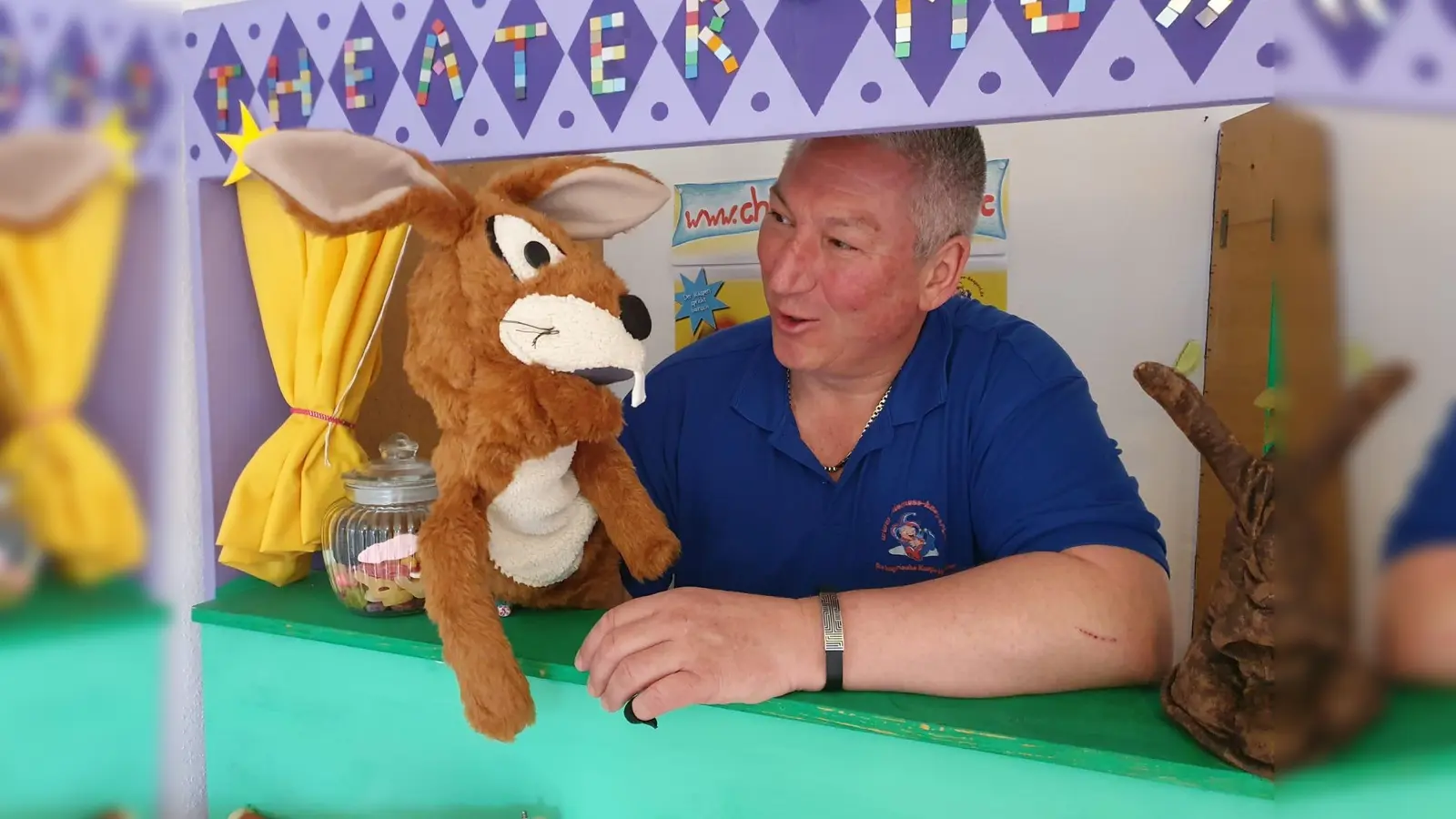 Stephan Mikat präsentiert am 29. Juli in Holzkirchen ein fröhliches Kasperltheater für Kinder ab drei Jahren. (Foto: Privat)