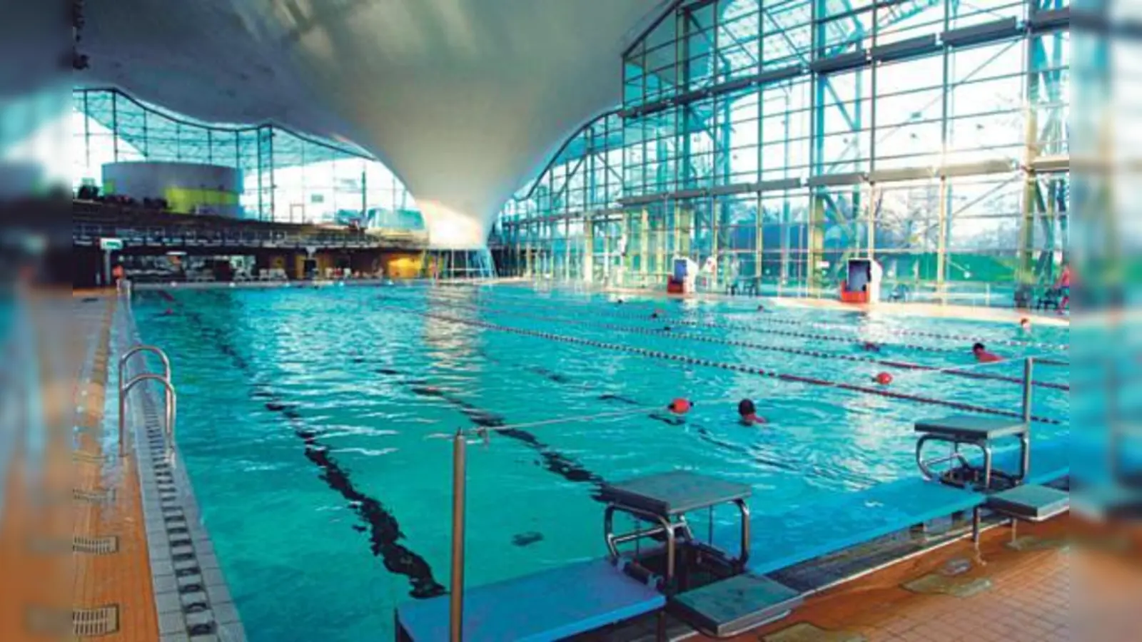 Insgesamt sollen die Bauarbeiten zwei Jahre andauern. Wettkampf- und Sprungbecken sind aber ab dem 30. Mai wieder geöffnet.  	 (Foto: SWM/Kerstin Groh)