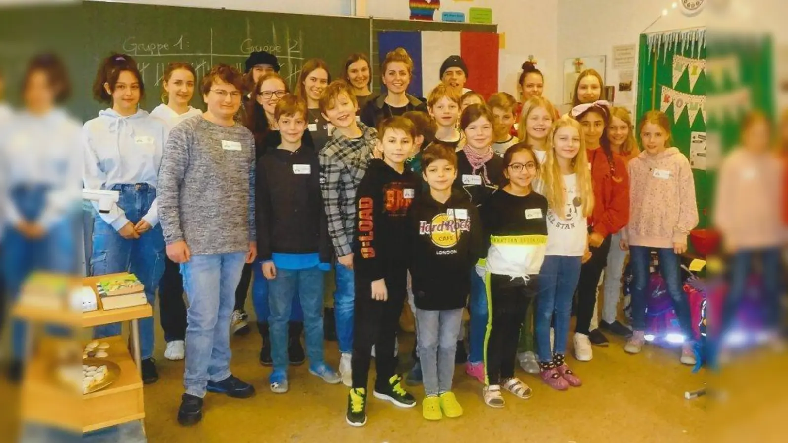 Mal etwas ein anderer Unterricht: Gymnasiasten und Grundschüler lernten gemeinsam Französisch. (Foto: Isabelle Mayer)