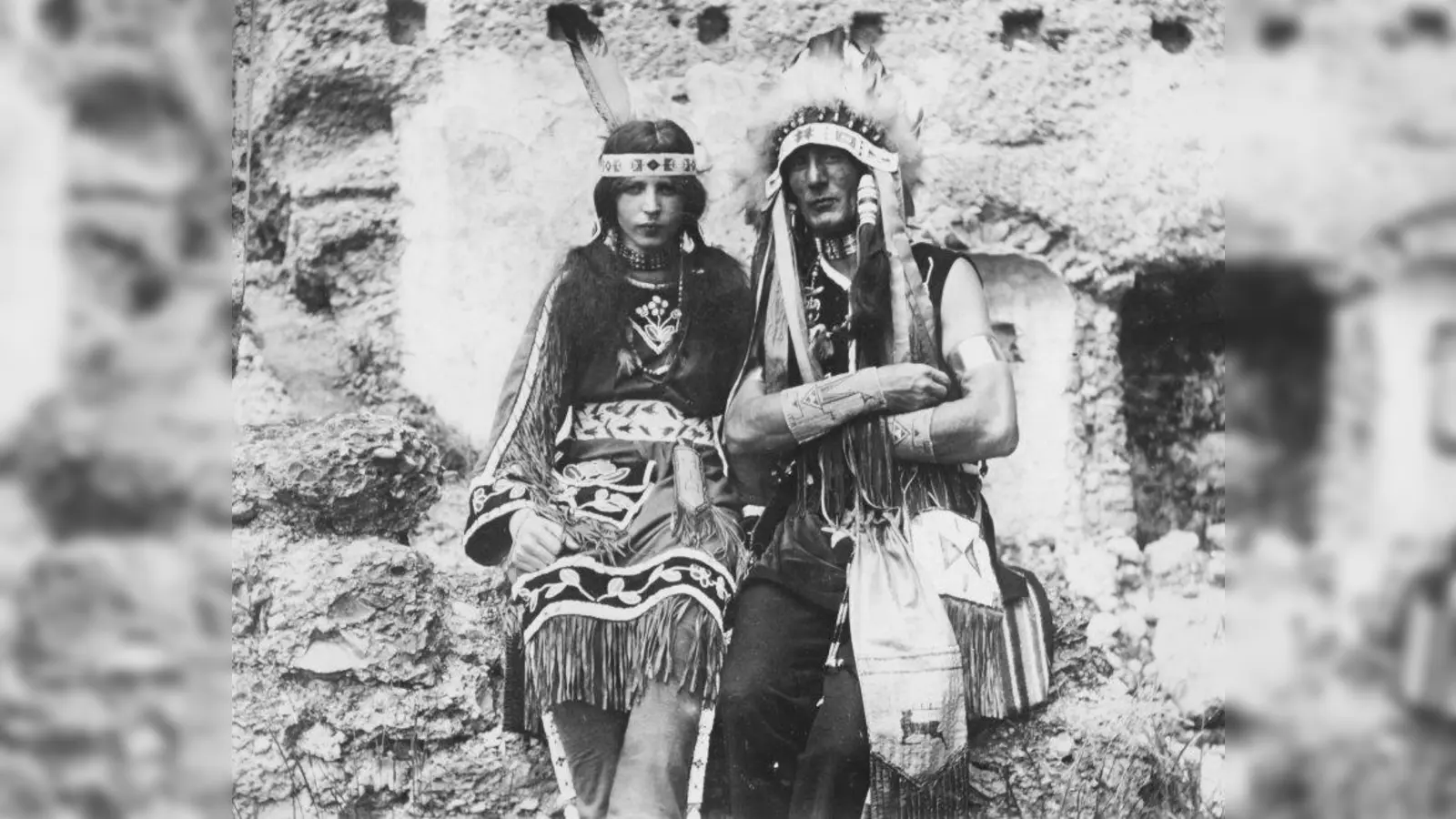 1930 in Höllriegelskreuth: Club-Mitglieder im Indianerkostüm. (Foto: CCM)