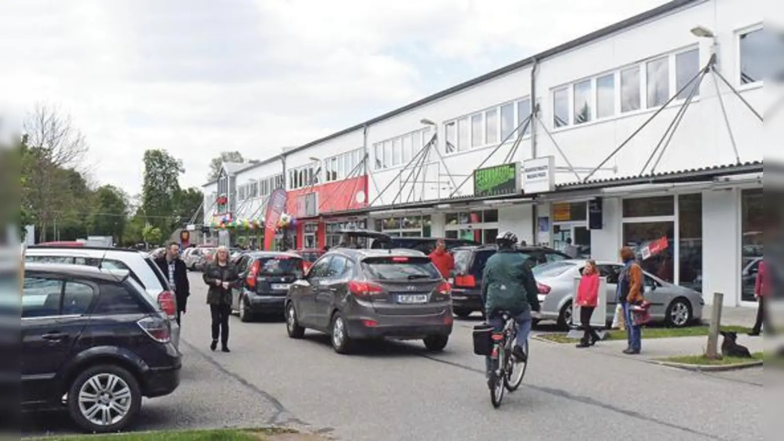 Erding hat viele Gewerbegebiete um die Stadt herum. Der Semptpark gehört dazu. 	 (Foto: kw)