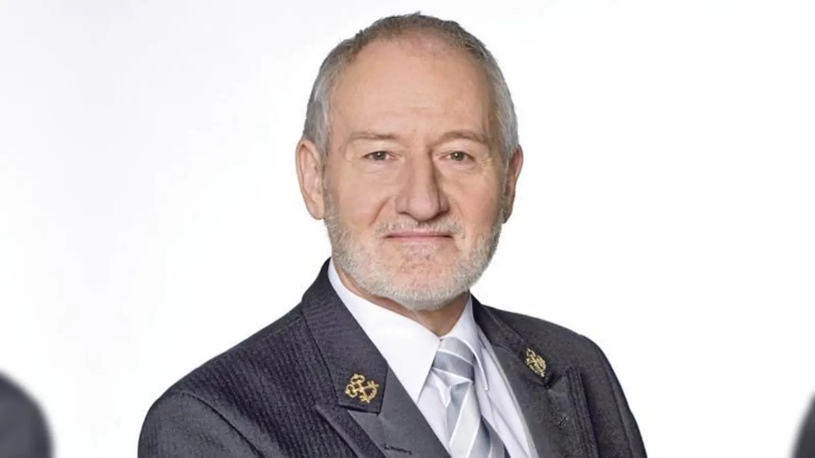 Aktiver Bayer sei er, sagt Sepp Schauer, wie seine Rolle des beliebten Portiers Alfons Sonnbichler.  (Foto: ARD)