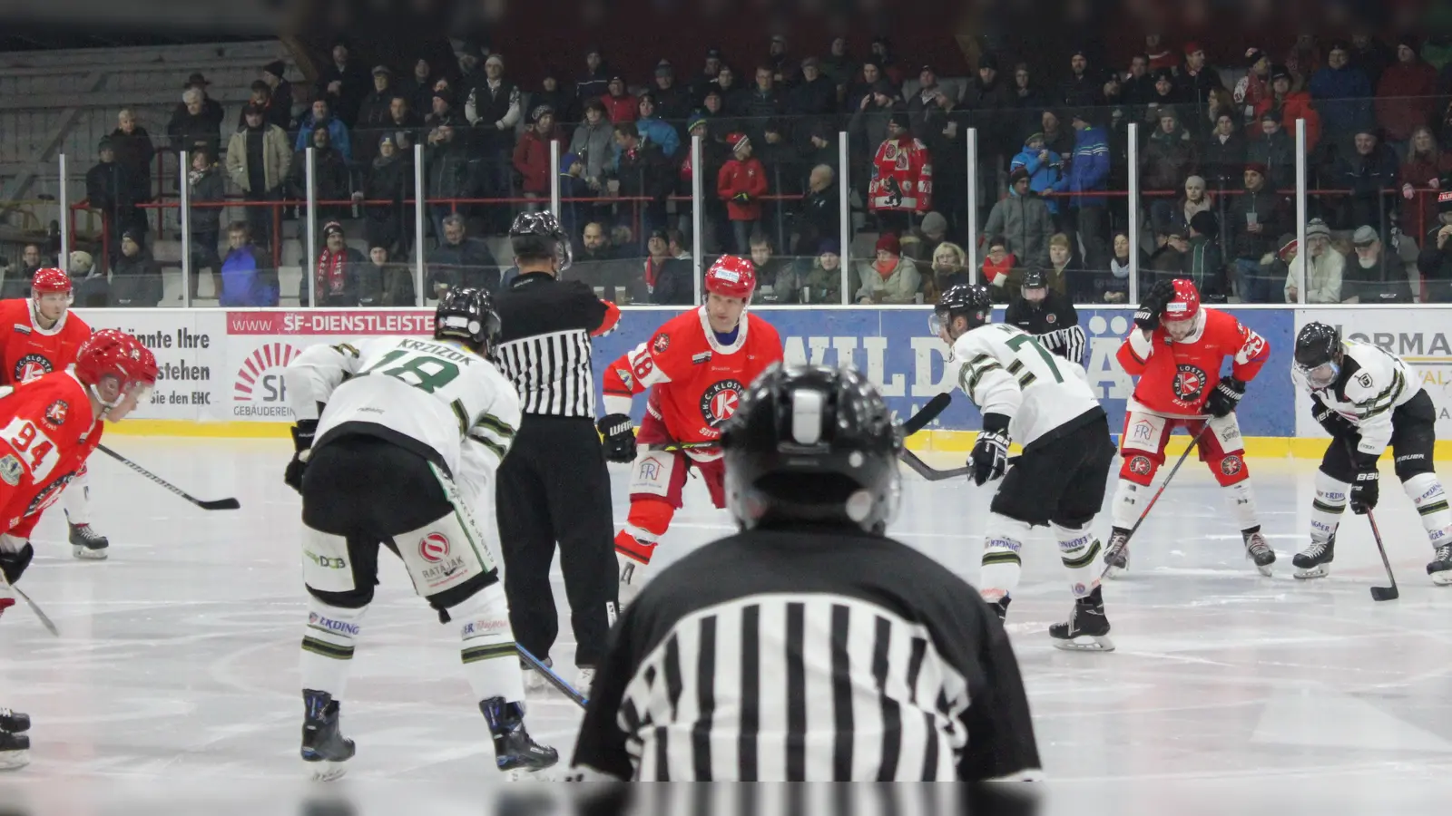 Fans dürfen ab sofort wieder ins Eisstadion, dazu soll es ein Streaming-Angebot mit Live-Bildern geben. (Foto: Archiv/smg )