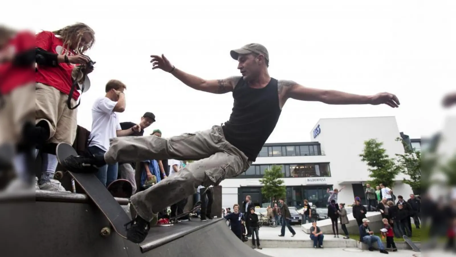 Das neue „Skateplatzl“ auf dem Feierwerk-Gelände findet großen Anklang und wurde bei der Eröffnung gleich von über 100 Skatern in Betrieb genommen. (Foto: pi)