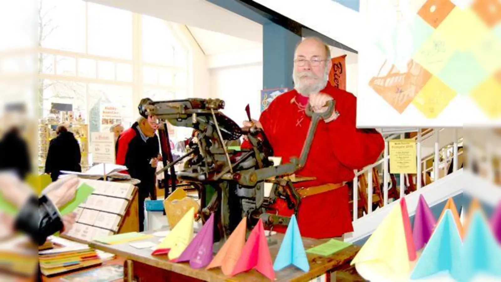 Auch ein Grußkarten-Drucker wird sich beim Hobbymarkt über die Schulter schauen lassen.	  (Foto: VA)