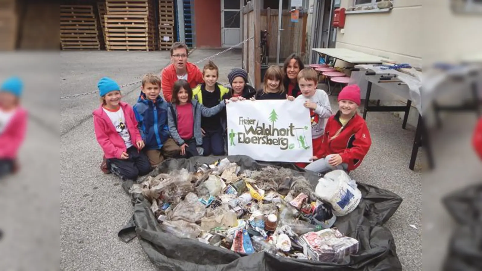 Die Schulkinder des Waldhorts Ebersberg sammelten gleich mehrere Kilo vom Unrat ­ und das inmitten des Ebersberger Forst.	 (Foto: Karen Brummer)