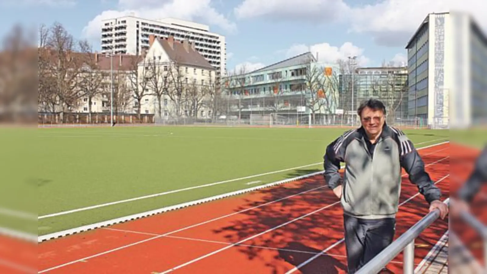 Der TSV München Ost hat etwa 3500 Mitglieder  aber nur ein kleines Sportgelände mitten im Wohngebiet. Viele Sportler des Vereins müssen ausweichen, sagt Vorstand Hans-Ulrich Hesse, der auch Kreisvorsitzender des BLSV ist. 	 (Foto: bs)