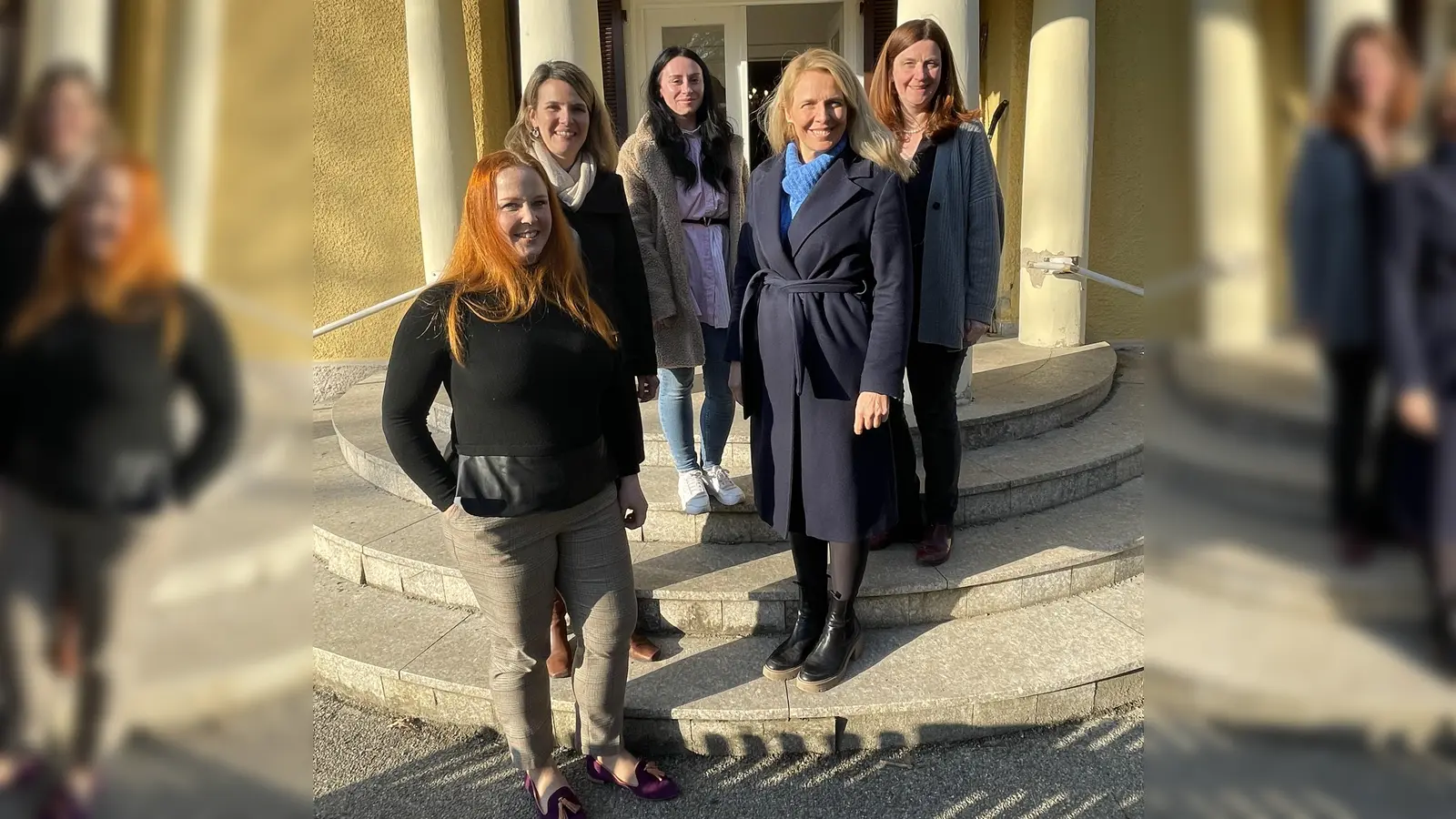 Engagiert für frühkindliche Bildung: Nadin Messerle-Brozio (vorne, 1. Vorstand Villa Kinderbunt e.V.), Barbara Hoffmann-Carls (Vorstandsmitglied), Melanija Zecevic, MdL Julika Sandt und Gertrud Zickgraf (Pädagogische Leitung). (Foto: Sandt)