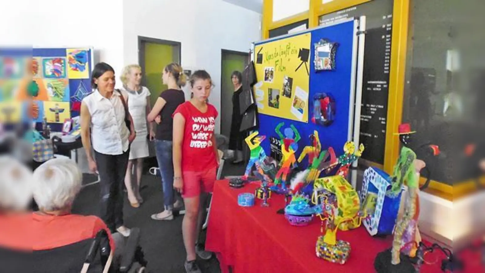 Neben Musik und Theater stand vor allem die Arbeit der Kunstwerkstatt im Ganztagsschulbetrieb im Fokus.     (Foto: VA)