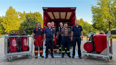 Die Rollcontainer für Sonderlöschmittel sind künftig in Pfaffenhofen a.d. Glonn stationiert. (Foto: Feuerwehr Altomünster)