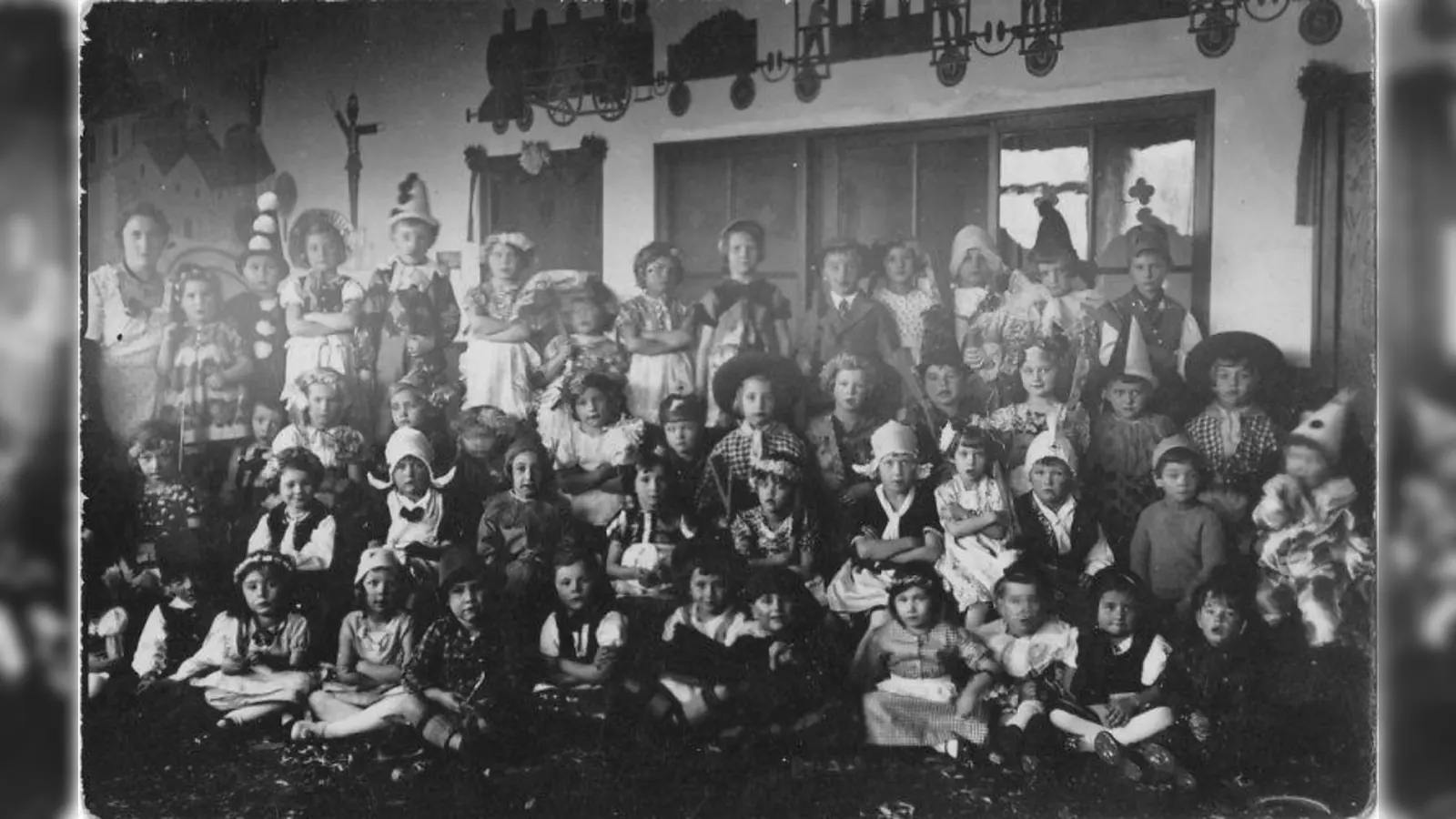 Fasching im Kindergarten in der Mustersiedlung im Jahr 1934/35. (Foto: Kindergarten Mustersiedlung)