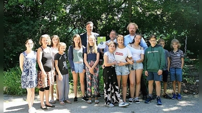 Spendenübergabe an die Schüler der Montessori München e.V. (Foto: SHL Gruppe)