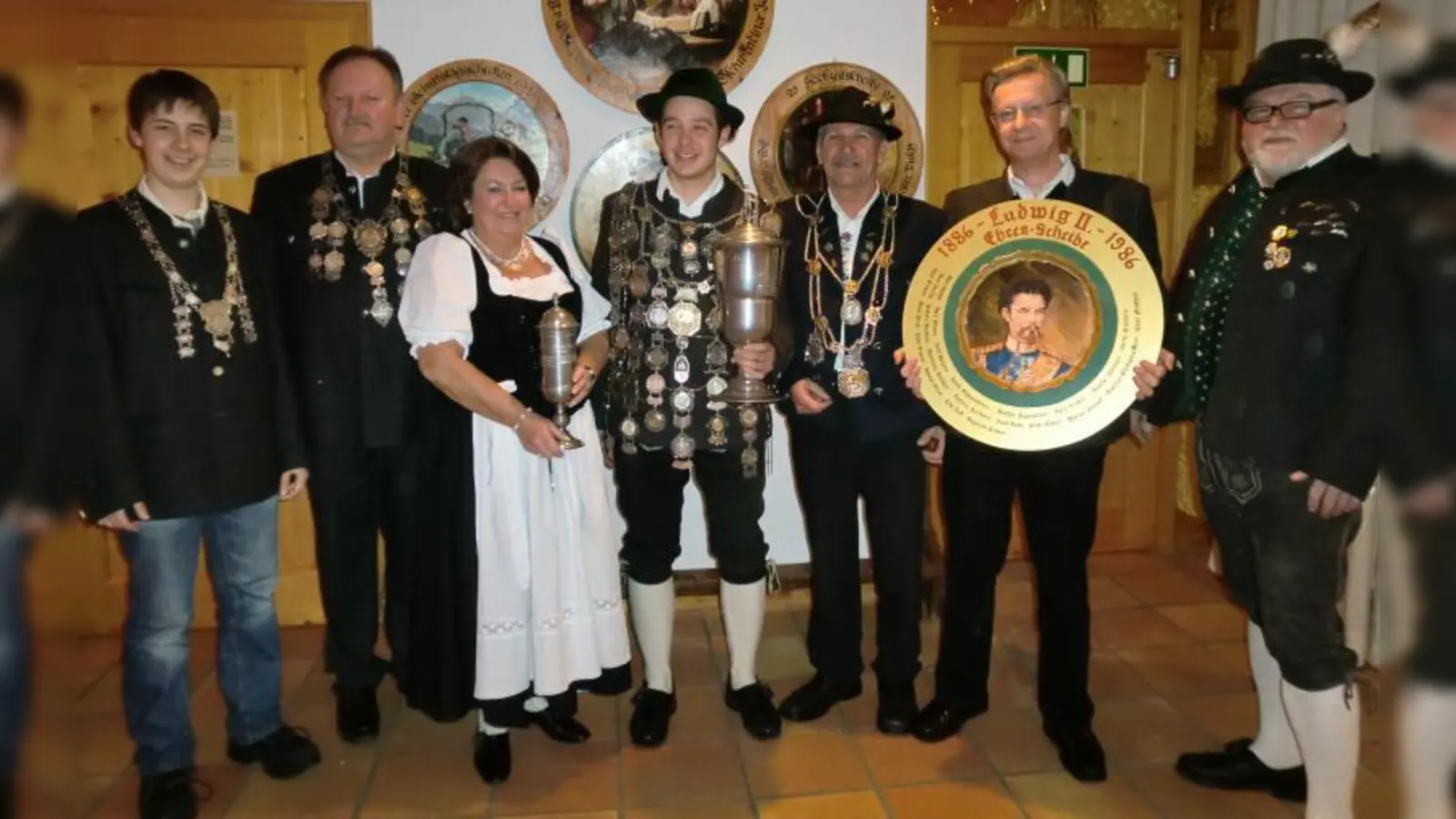 Die Schützen (v.l.): Sebastian Probst, Heinz Pusch, Isabelle Meißner, Martin Steet, Manfred Goldmann, Josef Sieber, 1. Schützenmeister Axel Görler. (Foto: pi)