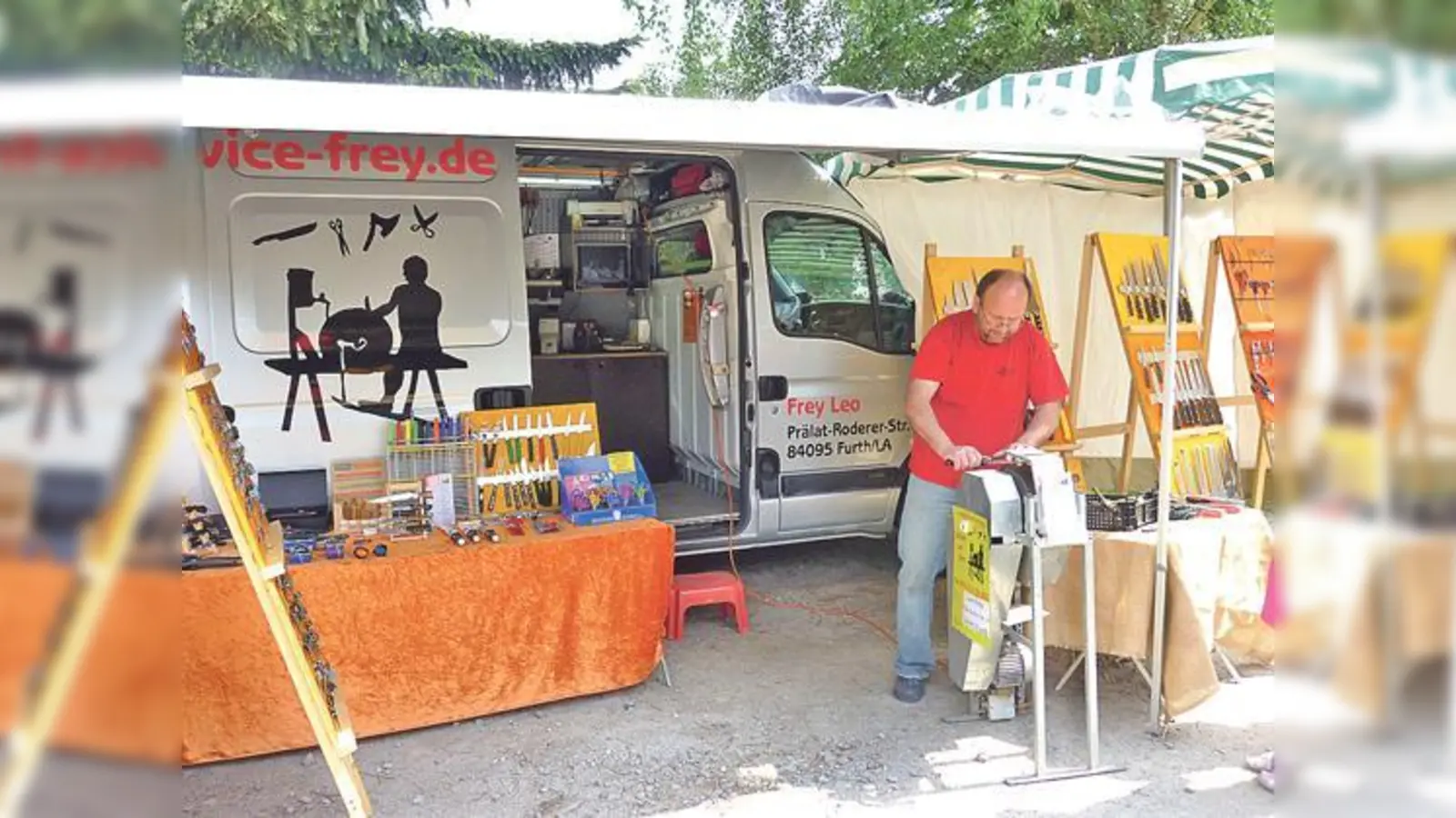 Der Scherenschleifer kommt wieder zum Neufarner Freitagsmarkt am 9. Februar. (Foto: VA)