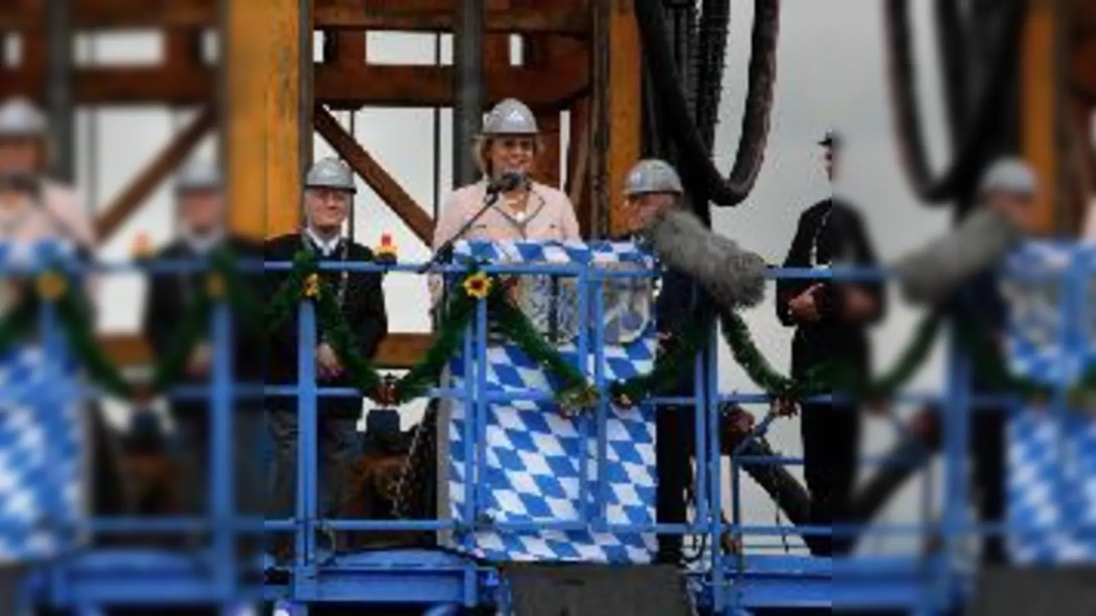 Egal ob die Geothermieprojekte oder ein Kirchenneubau  bauliche Maßnahmen standen im Jahr 2008 im Landkreis ganz klar im Vordergrund.  (Fotos: Archiv)