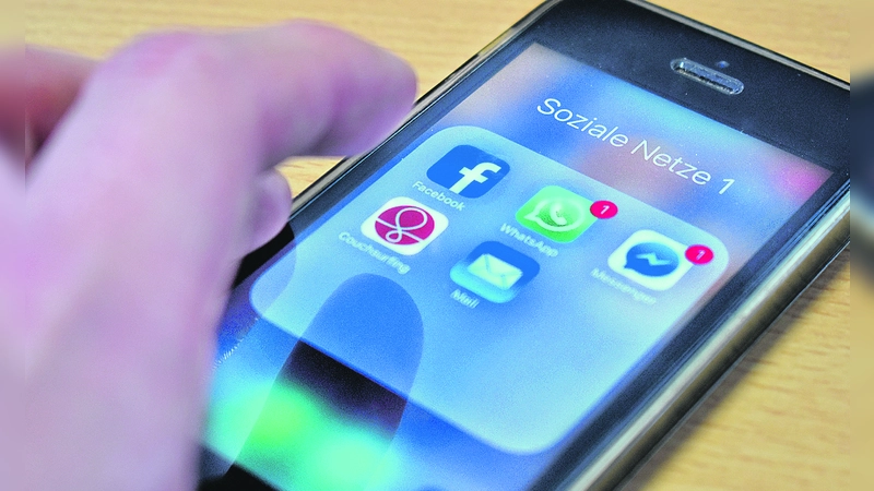 Handys im Wert von 20.000 Euro wurden billig weiterverkauft. (Symbolbild: dm)