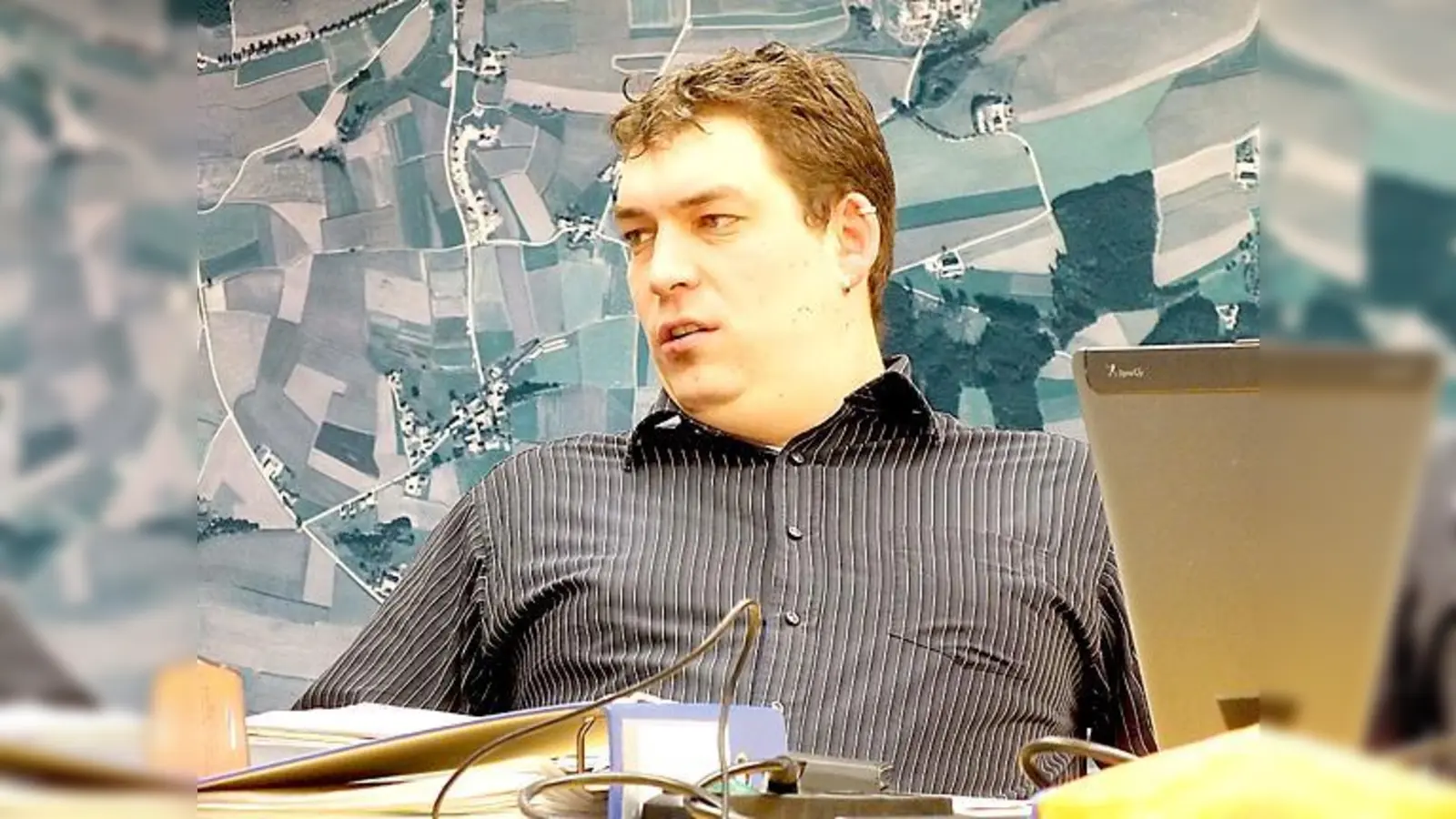 Martin Grandinger ist Vorsitzender des Festausschusses für das Holzland-Volksfest, das heuer in Kirchberg stattfindet. Jetzt stellte er das Programm vor.		 (Foto: sy)