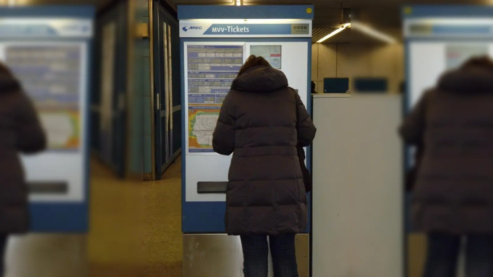 Nicht mehr Schlange stehen für ein MVV-Ticket. Ein zweiter Zeitkartenautomat soll am U-Bahnhof Laimer Platz für mehr Komfort für die Fahrgäste sorgen. (Foto: BK)