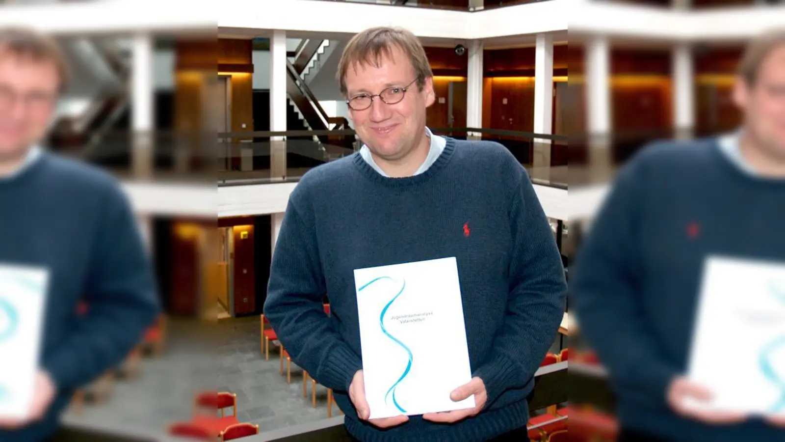 Jugendpfleger Jörg Cordruwisch freut sich über die Jugendraumanalyse - sie ist Grundlage für die künftige Jugendhilfeplanung in der Gemeinde Vaterstetten.	 (Foto: Gemeinde)