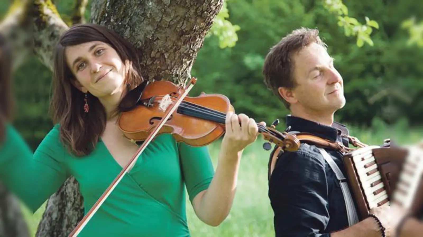 Marie-Josefin Melchior und Johann Zeller spielen am  Samstagabend in der Cafe-Bar Herzog.	 (Foto: VA)