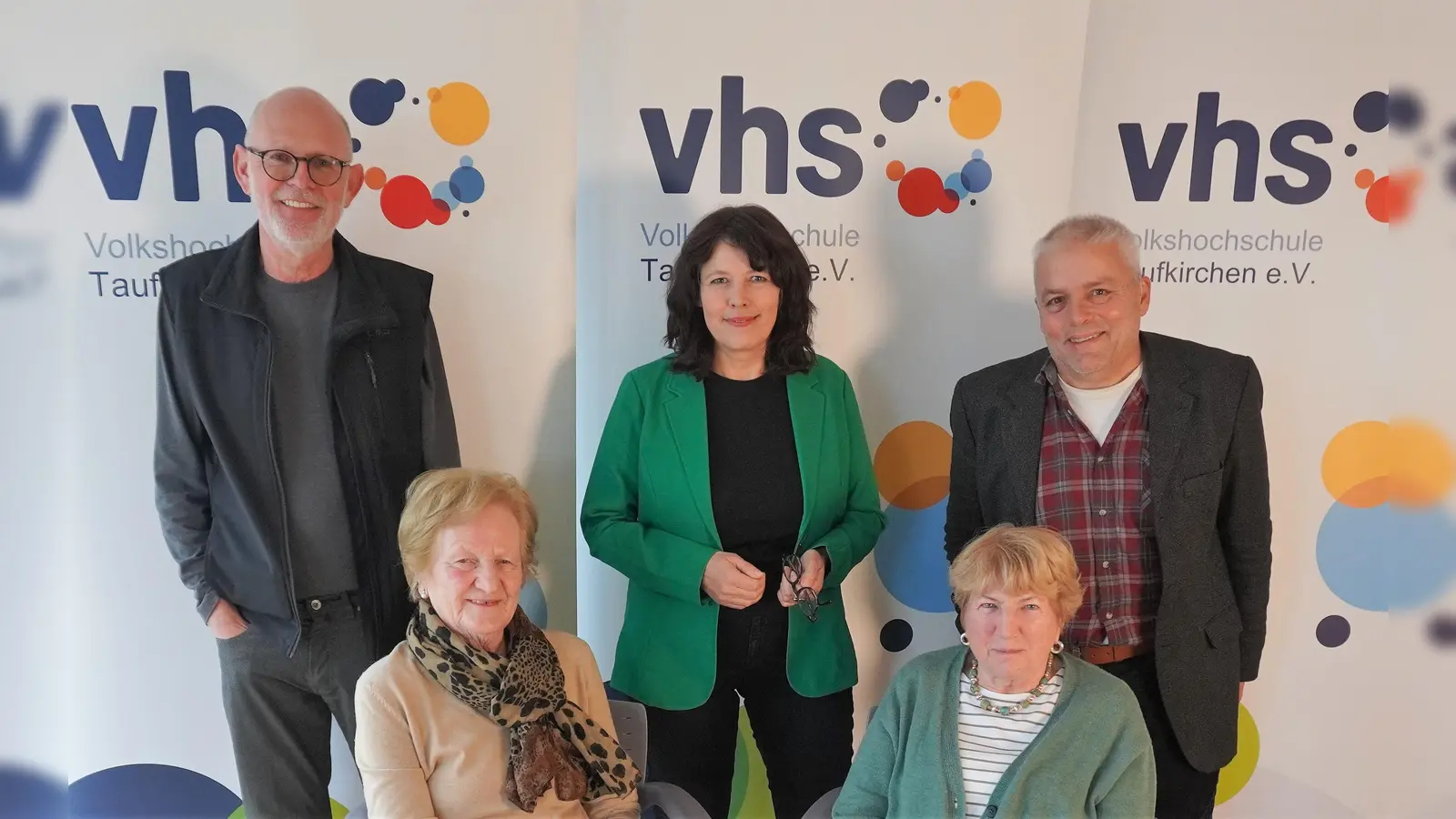 Haben zusammen den Film realisiert: (v.l.n): Heimatpfleger Michael Müller, Anneliese Hinterholzer, Silvia Engelhardt, Mariele Berghammer und Michael von Ferrari. (Foto: vhs )