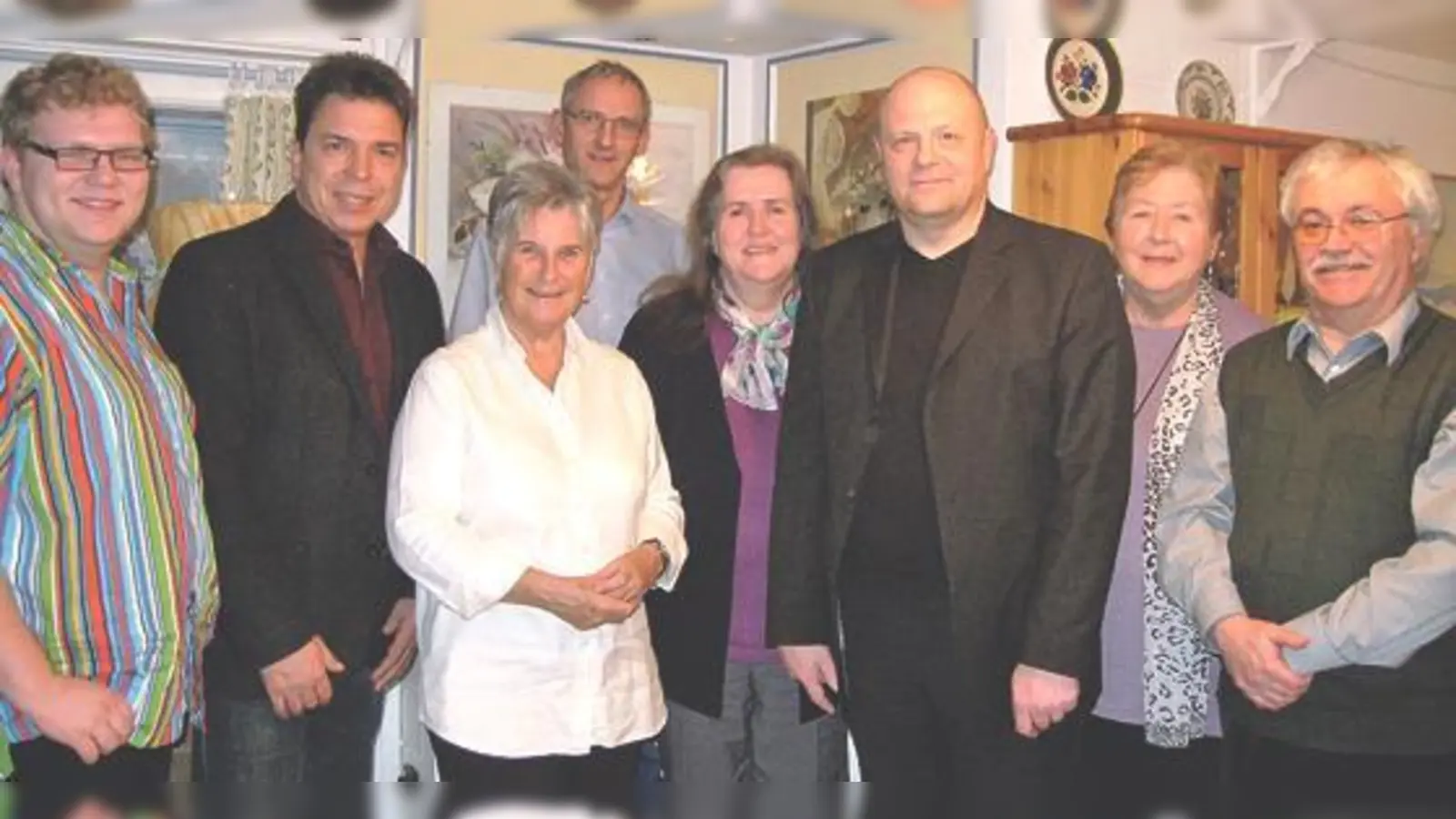 Die Kirchseeoner SPD hat bei der Jahreshauptversammlung auch einen neuen Vorstand gewählt: Martin Klar, Thomas Kroll, Uschi Bittner, Peter Seitz, Evi Klar, Frank Sautner, Gerda Scherübl und Bernhard Hoiß (v.l.).	 (Foto: SPD)