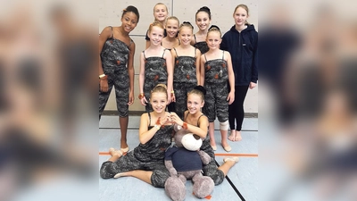 Die Minis im Tanzkostüm.  (Foto: privat)