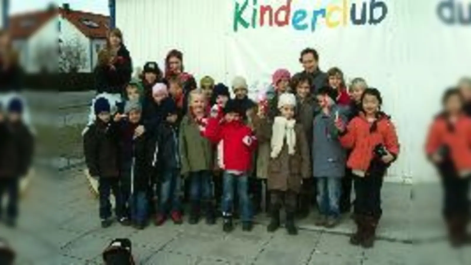 Kleine Spender ganz groß  Schulkinder aus der Grundschule an der Haldenbergerstraße zu Besuch in der »Arche«. 	 (Foto: Privat)