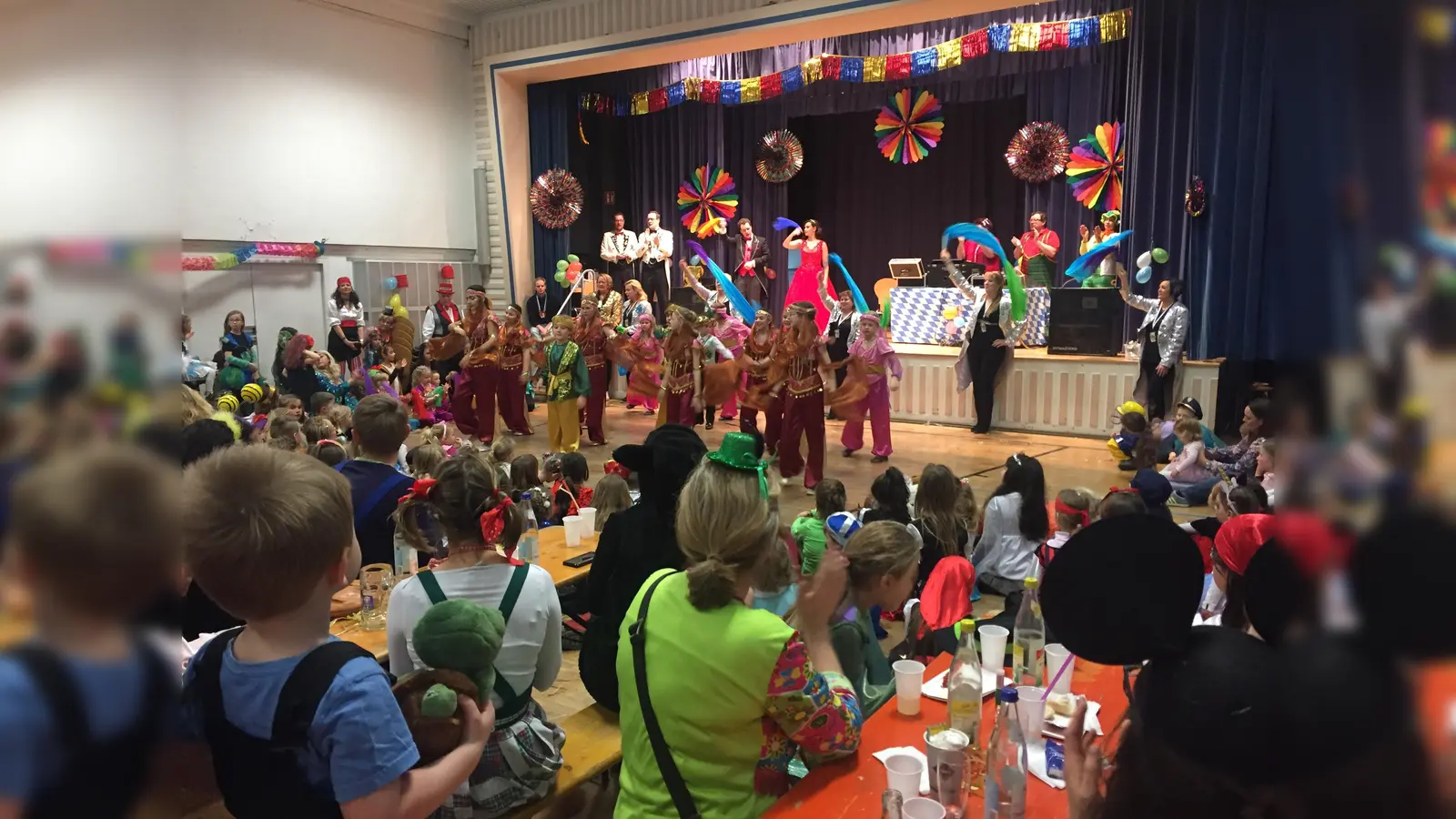 Traditioneller Kinderfasching der Würmbachtaler in der Mehrzweckhalle Lohhof. (Foto: VA)