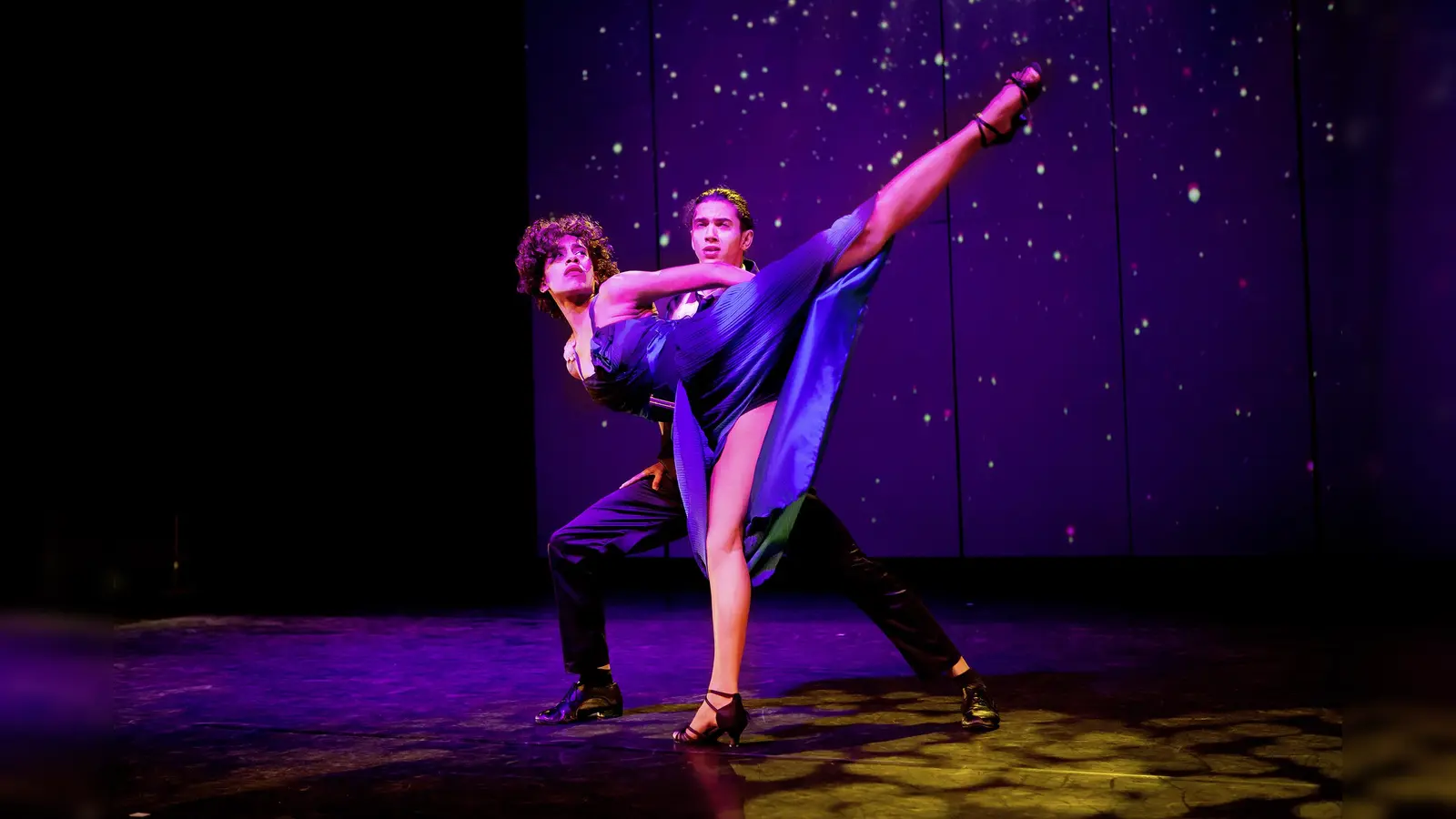 Die atemberaubende Tanzshow "Don't Stop The Music" wird am Samstag in Taufkirchen gezeigt. Jetzt noch schnell Karten sichern. (Foto: Martin Häusler)