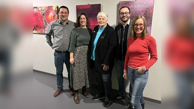 Von links: Stefan Blomberg, Eva Blomberg (SPD-Fraktionsvorsitzende im Bezirksausschuss Trudering-Riem), Maren Salzmann-Brünjes, Christian Köning und Julia Stark (Co-Vorsitzende SPD Trudering-Riem). (Foto: SPD Trudering-Riem)
