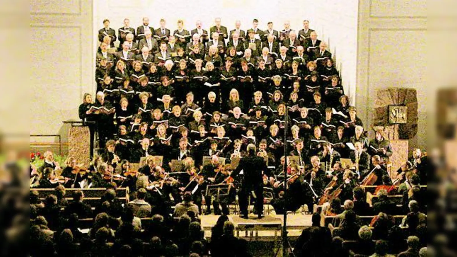 Die Chöre von St. Emmeram und Heilige Familie treten am 24. Oktober wieder gemeinsam auf.	 (Foto: VA)