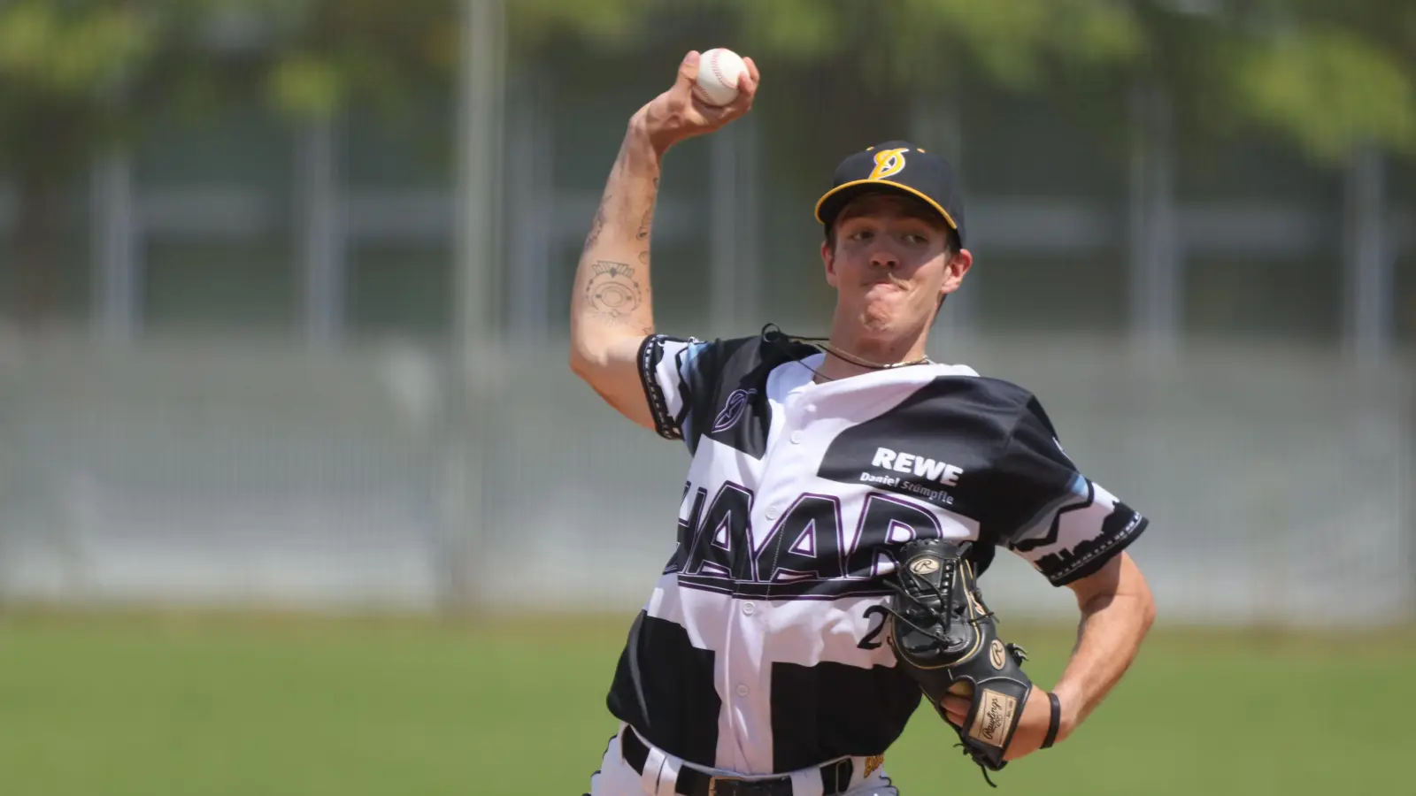 Mit starker Leistung gegen Heidenheim (1 Run über 3 Innings): Haars Pitcher Nico Holdorf. (Bild: Thomas Kaminski )