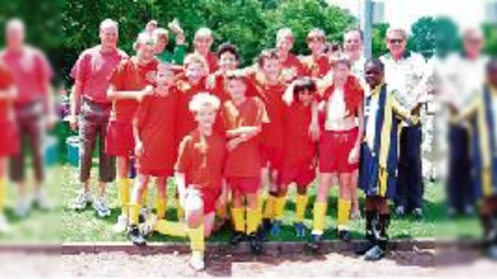 Die D1-Jugend des FC Moosach bei ihren ersten Sommerturnieren im Jahr 2006.	 (Foto: FC Moosach)