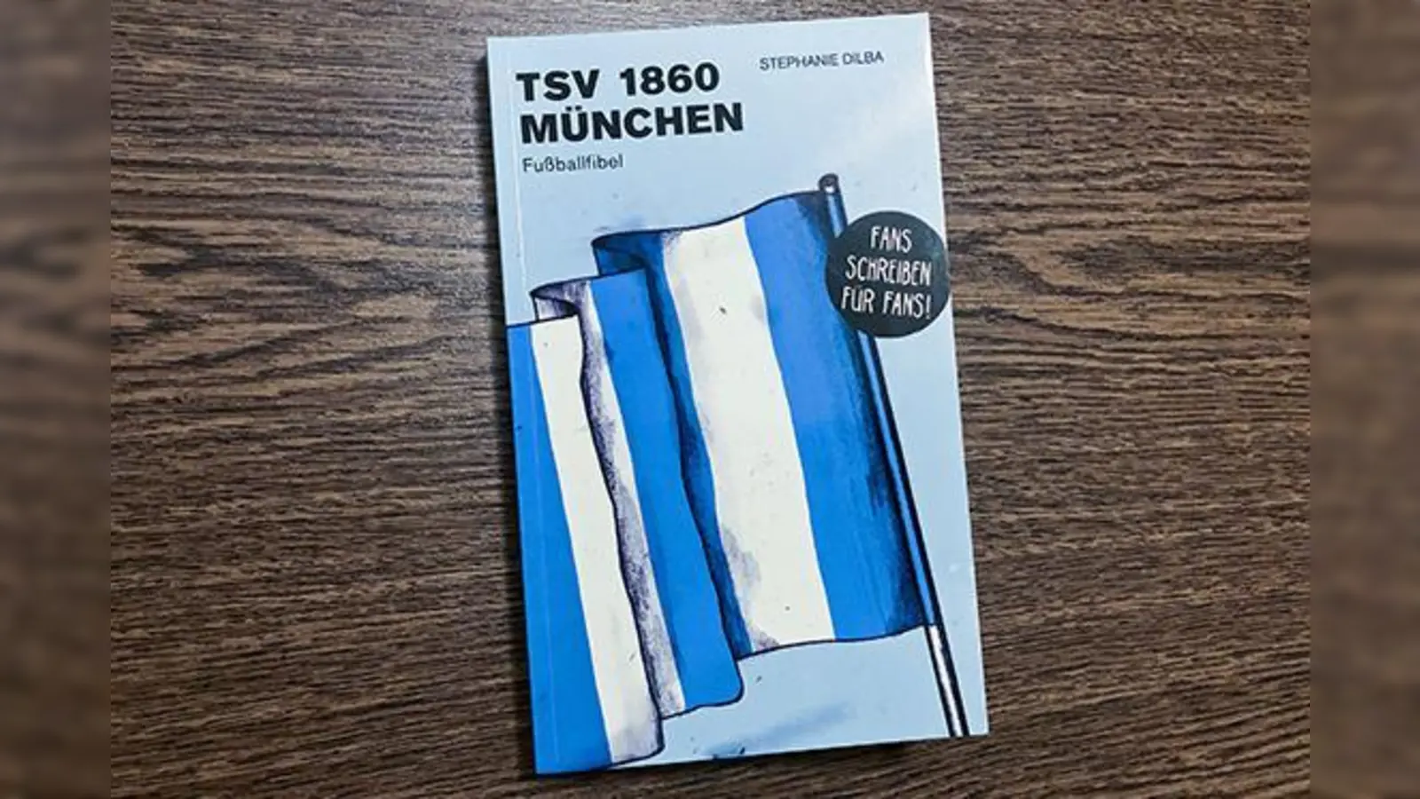 Fußballfibel: Fans schreiben für Fans.  (Foto: Anne Wild)