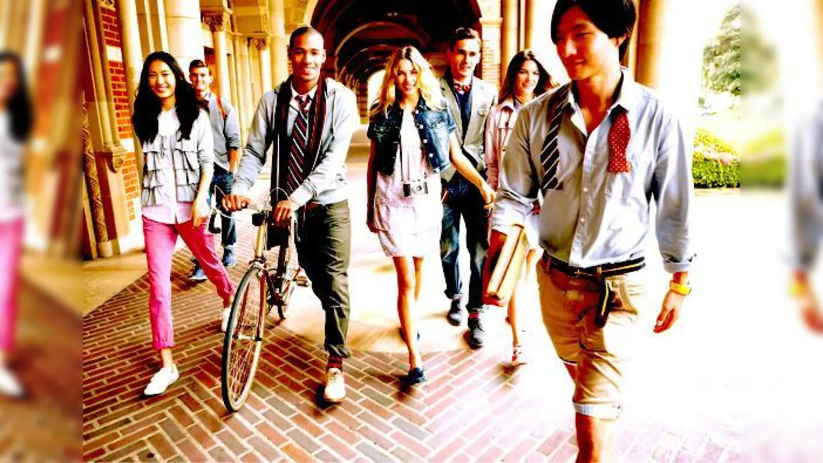 Die neuen Esprit Kollektionen vereinen den Spirit der Lifestyle-Brand voller Spaß und Lebenslust mit den Trends der Saison.	 (Foto: Esprit)