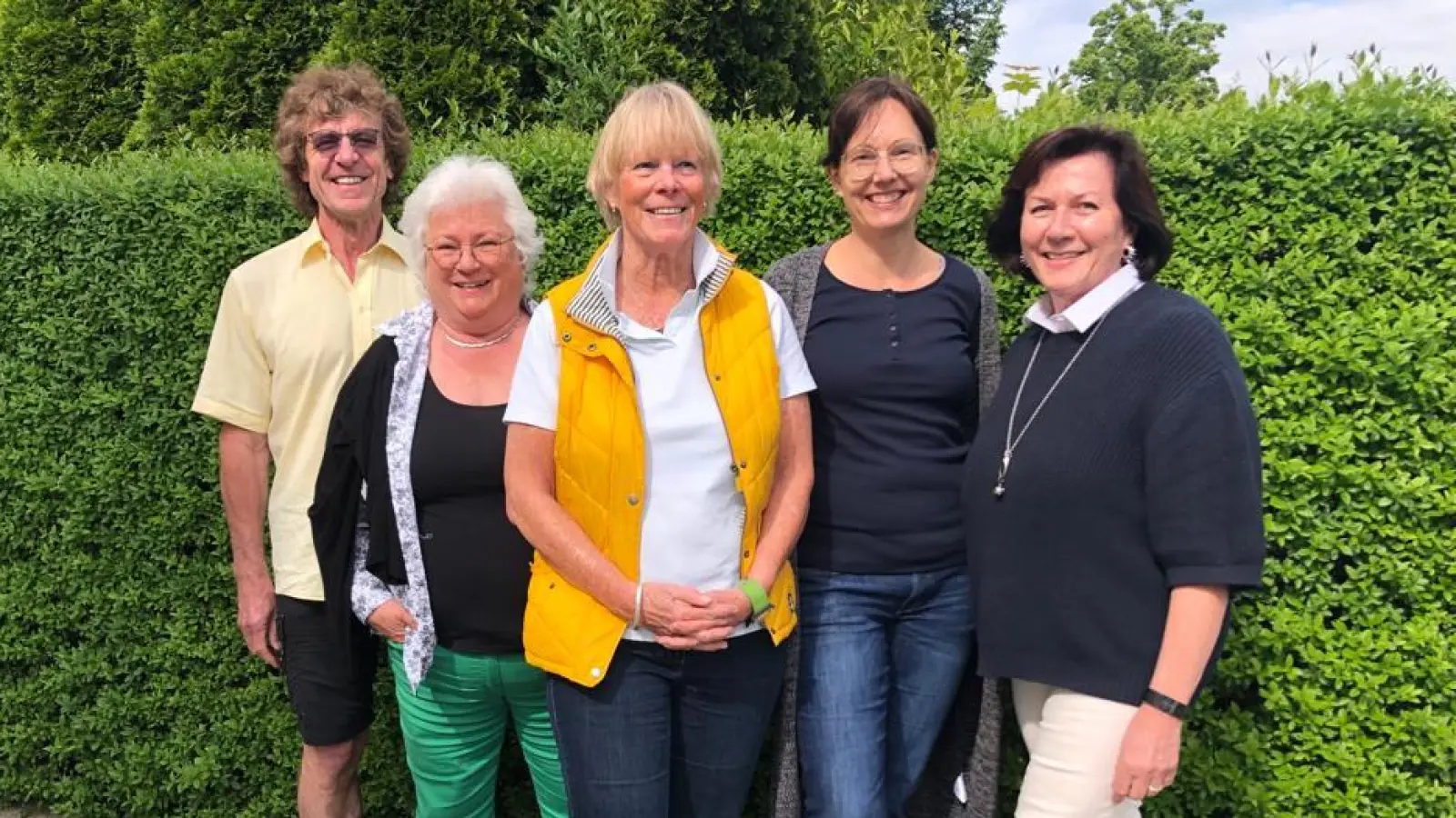 G. Juse, E. Aulenbach, U. Mayer, K. Spengler und R. Rieger (v.l.) bilden den neuen Vorstand des Hospizkreises. (Foto: HKO)