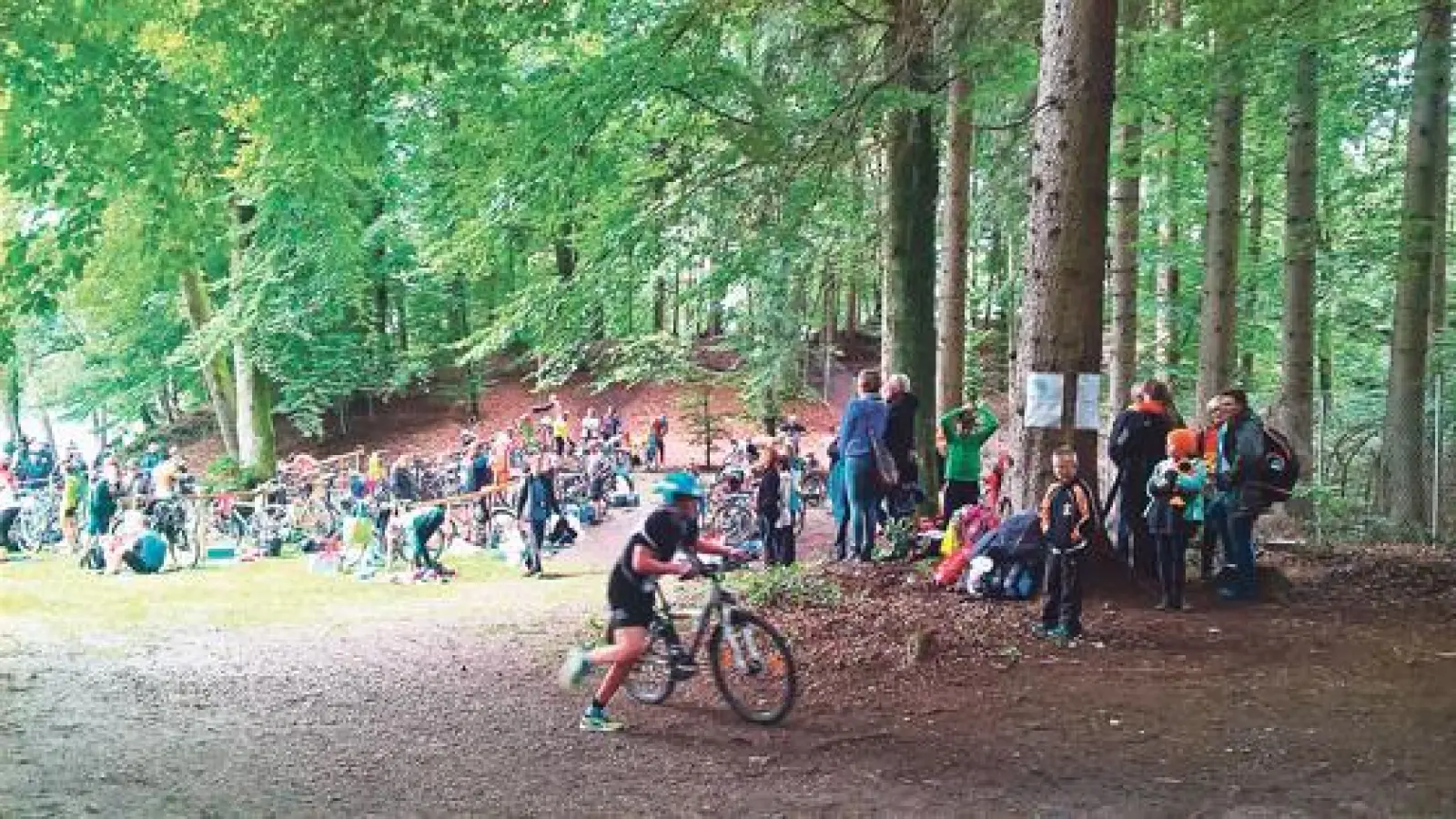 Es traten 24 Teams, 11 Familien, 67 erwachsene Einzelstarter und 16 jugendliche Einzelstarter an.	 (Foto: BRK Wasserwacht)