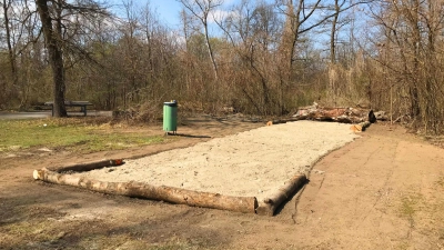 Die Sanierung der Sandbahn am Poschinger Weiher ist abgeschlossen. (Foto: Landratsamt München)