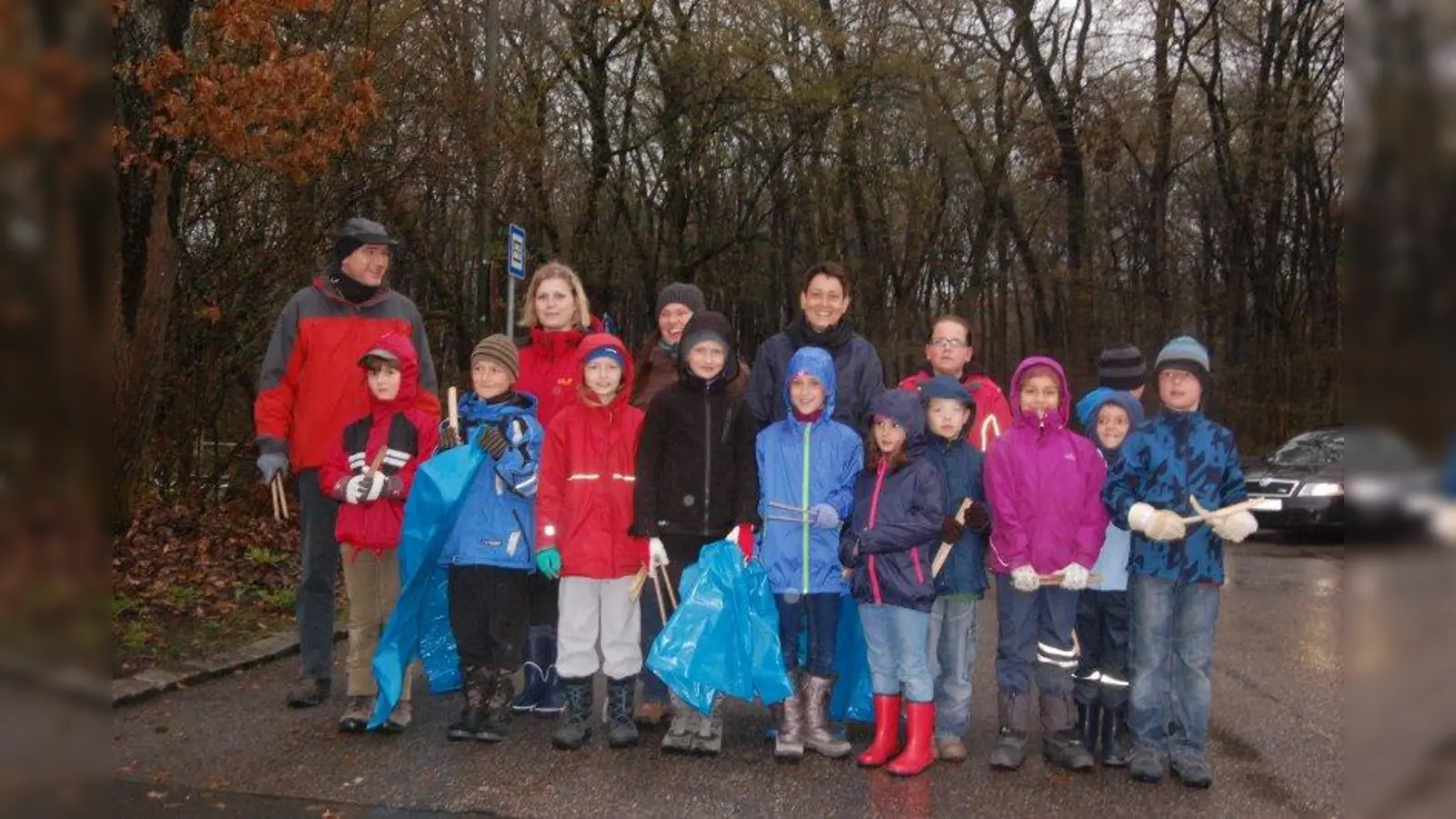 Auch Kinder und Eltern des Kinderhorts Planegg beteiligten sich am „Ramadama”. (Foto: pi)