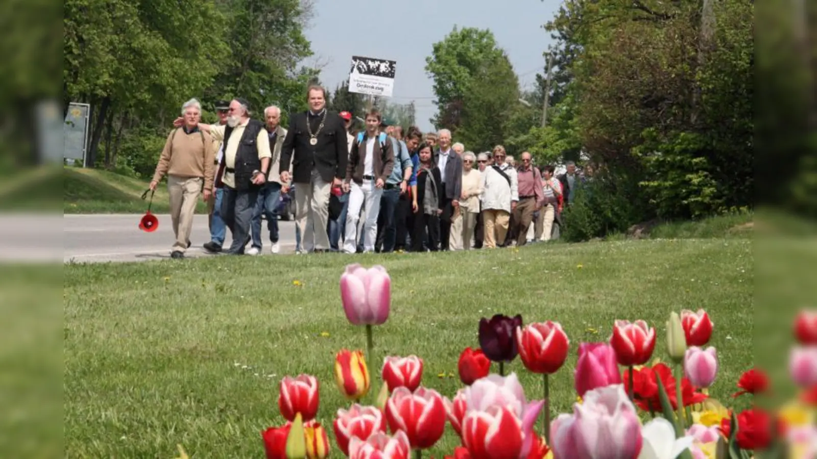 Kein Gedenkmarsch im Würmtal: Das Gedenken für die Opfer des Todesmarsches wird heuer digital veranstaltet. Dazu streamt der Verein am 2. Mai Videosequenzen und Ansprachen auf seiner Homepage. (Foto: us/archiv)